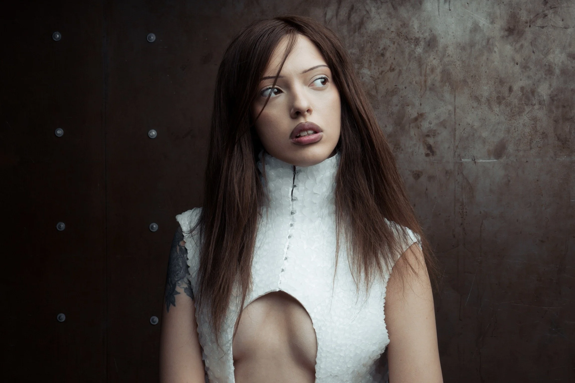  Female Model: Chrisomna   