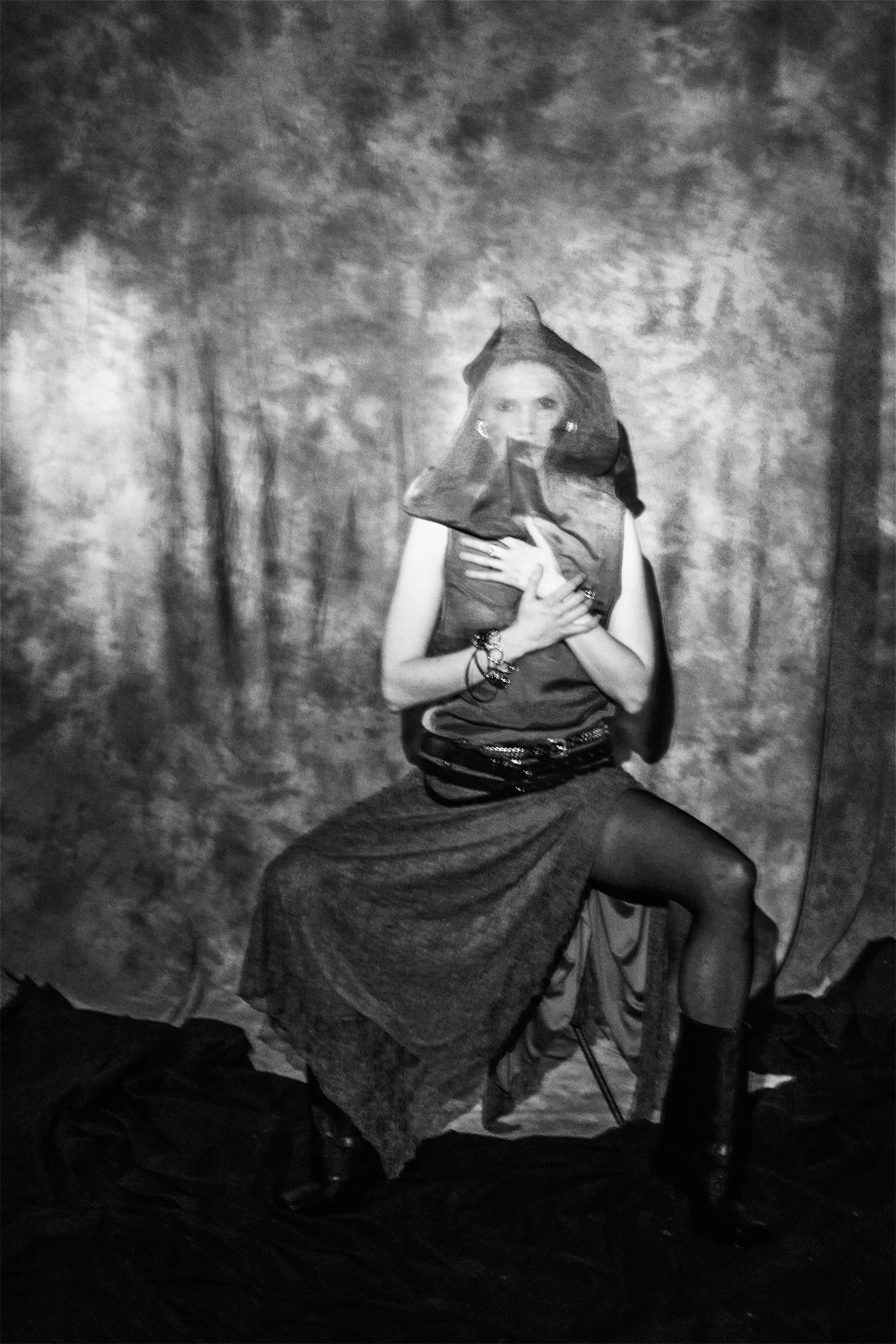  W‍ardrobe Credits:   Earrings @ruxara   Blouse @mango   Skirt @befree_fashion   Belt avocado Belt @mango  ‍ 