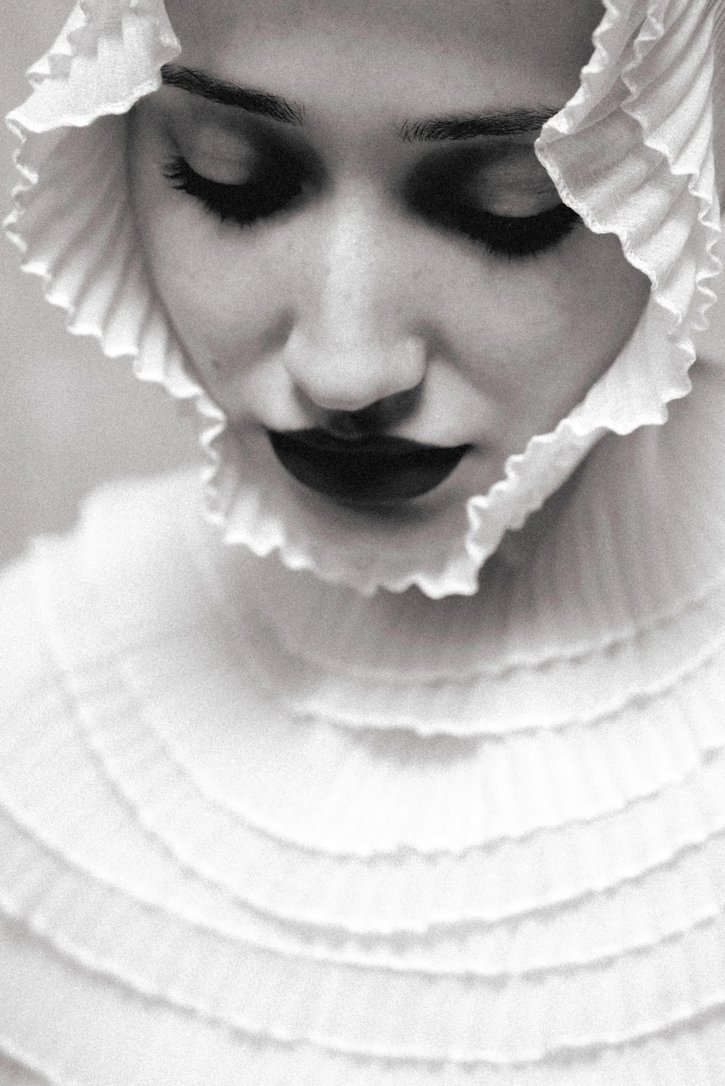  Photographer/creative director/styling: Simone Bodennec  Female Model: Camilla 