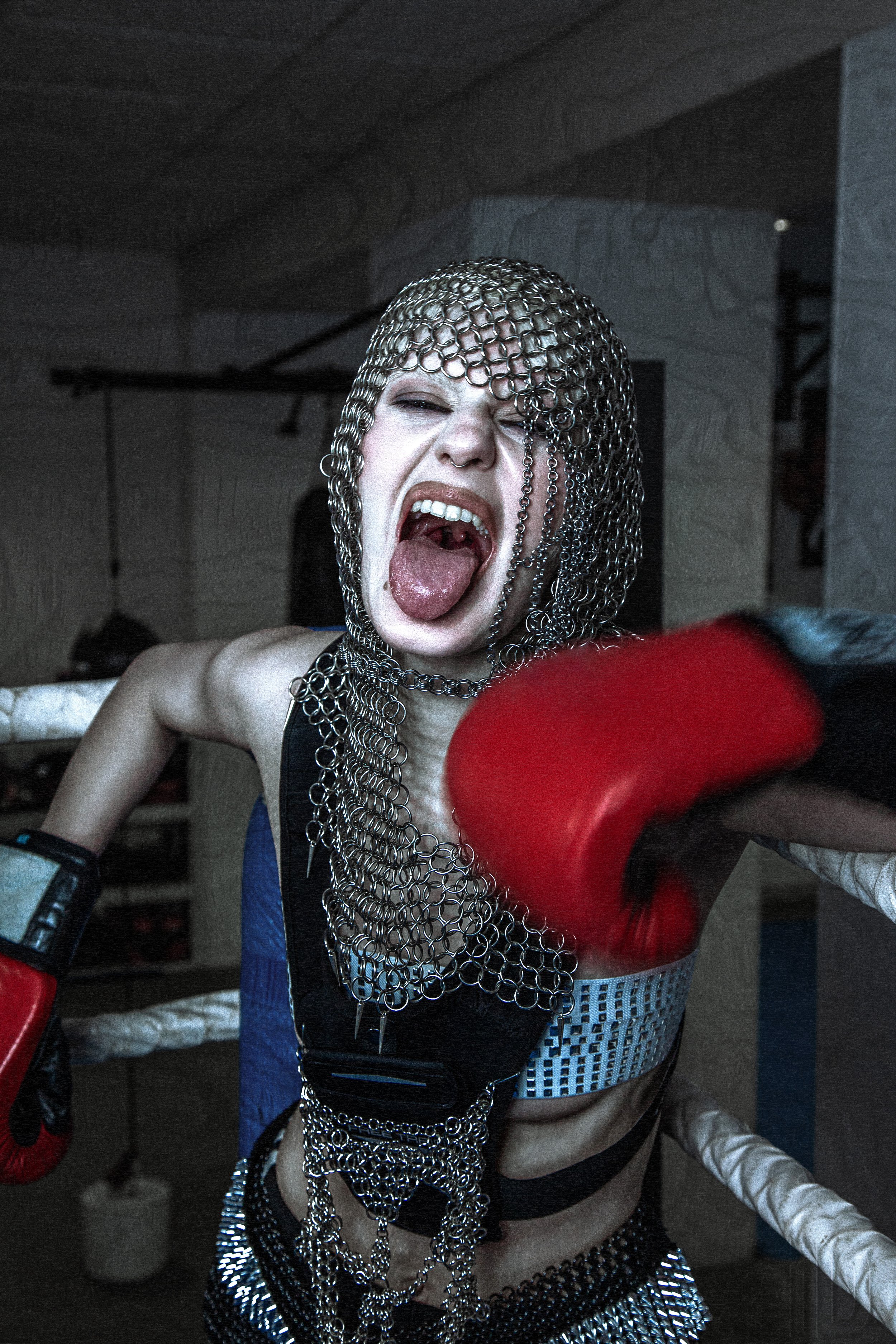  Photographer: Ymir Turan  Model: Jagna Nocoń  Makeup Artist: Jakub Domański  Stylist: Izabela Przeniosto    Chain mails: don_chain_key  Top: Vintage  Belts: Vintage  Shorts: Adidas  Jewellery: acid_tiger_rings 