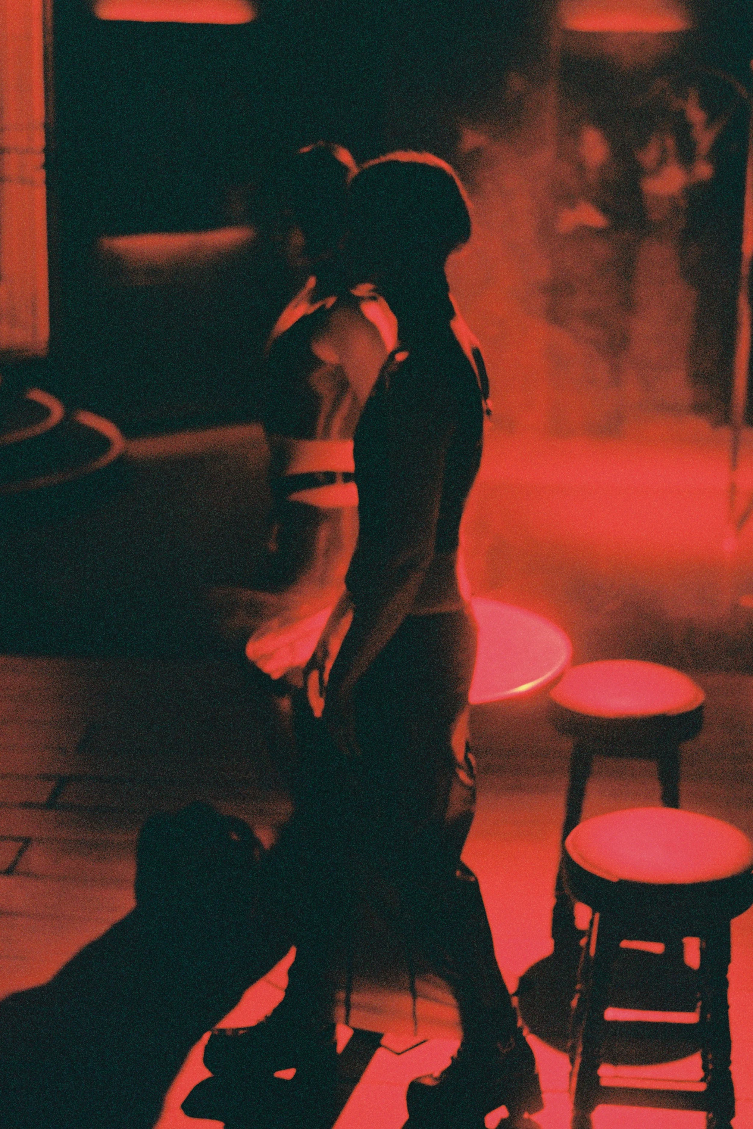 ‘Ghosts on the track’: HommAges on Fetish Hauntologies and the Mechanics of Desire