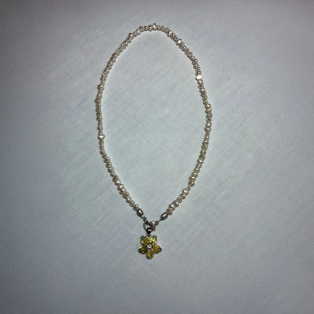 Little Pearl Necklace - Golden Bloom