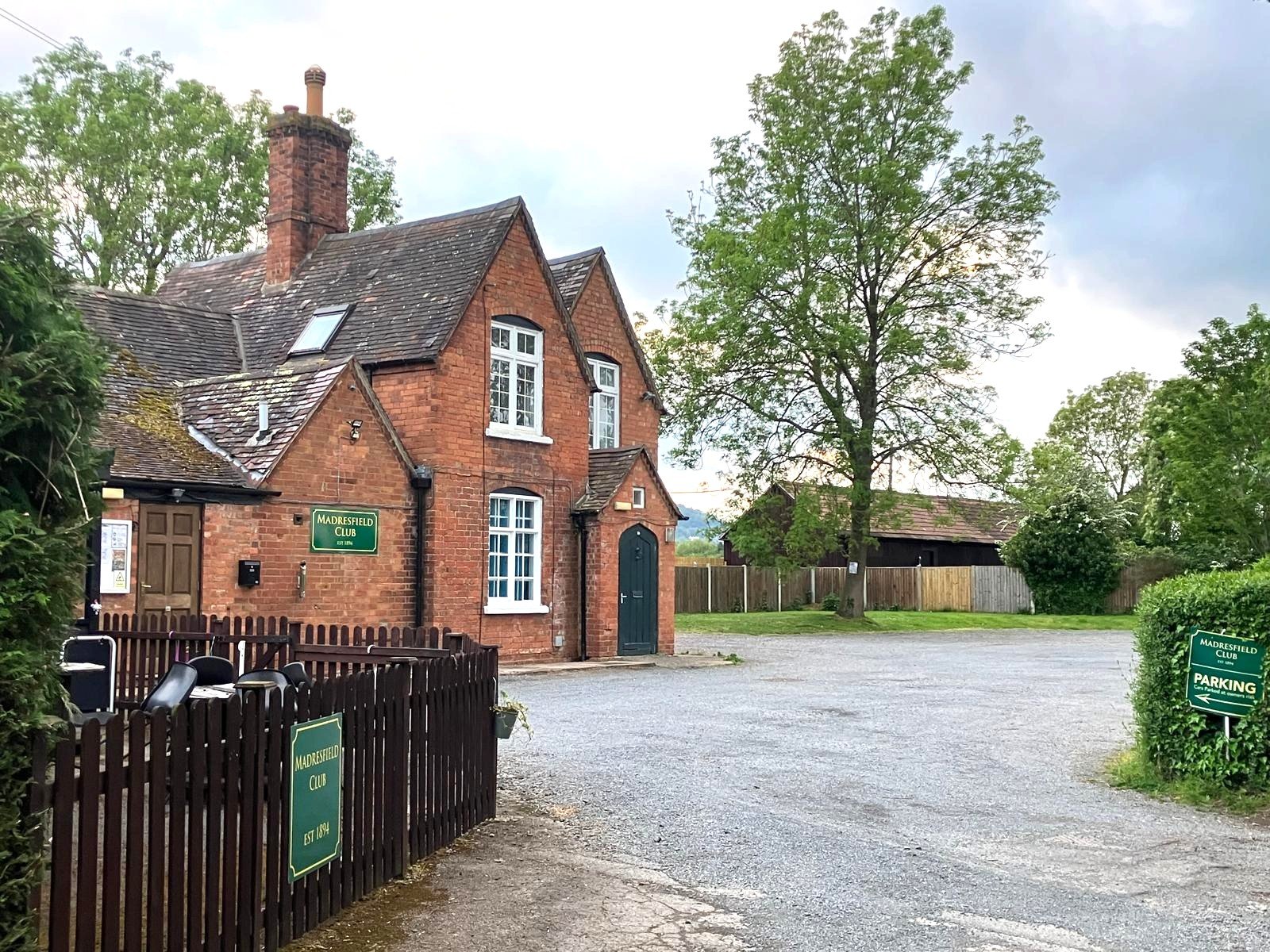 madresfield-club-malvern-entrance.jpeg