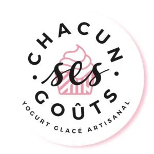 Logo with the text "Cachu Gouts" and a pink cupcake illustration in the center, representing a brand for artisanal frozen yogurt.