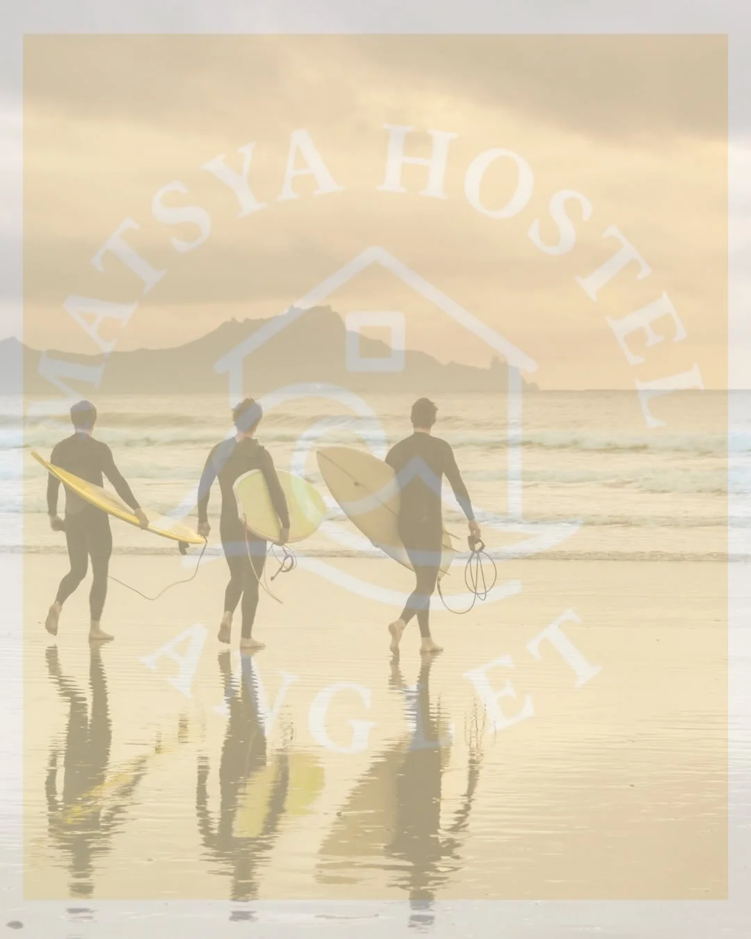 Un petit avant / apr&egrave;s ☀️🤙🏼😊

(AND THE WORK IS STILL GOING 🫣 - only a month to go before the opening .. are we going to be on time ? 😬😛) 

#matsyahostel #anglet #hostelanglet #hostelfrance #avantapres