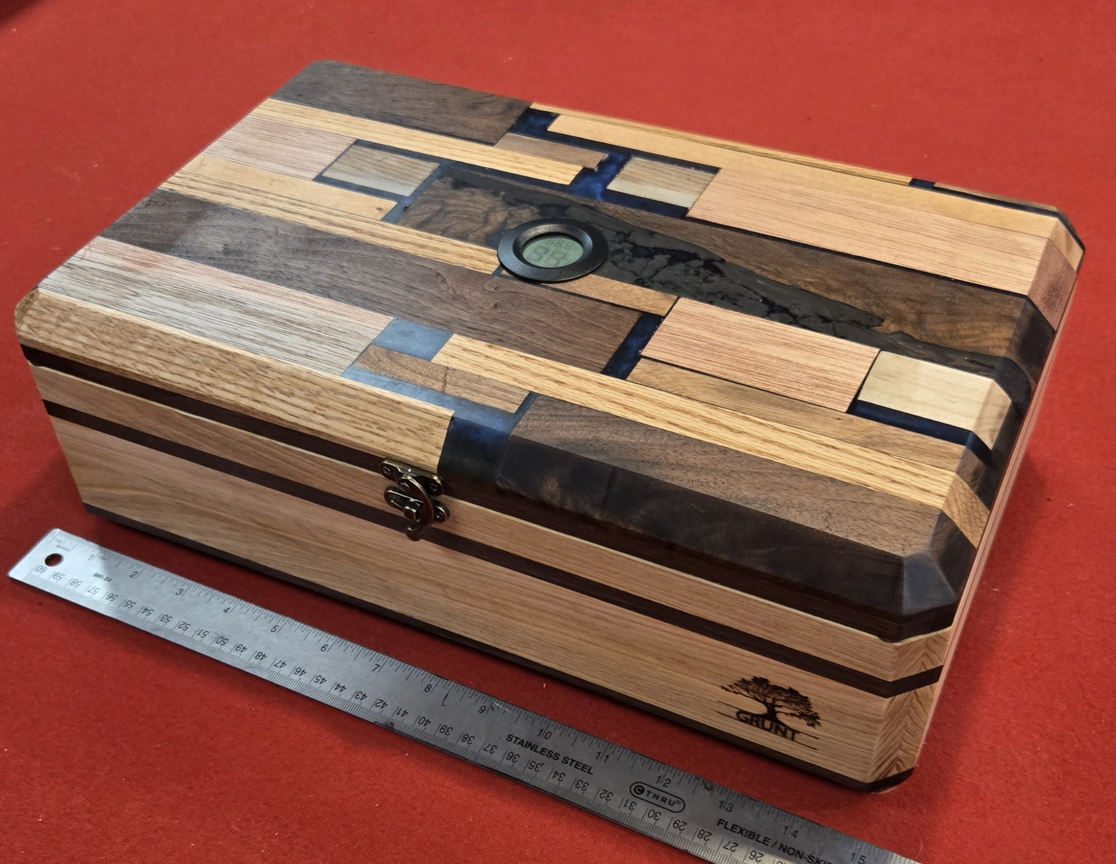 #56 Humidor Large with Humidor & Hygrometer