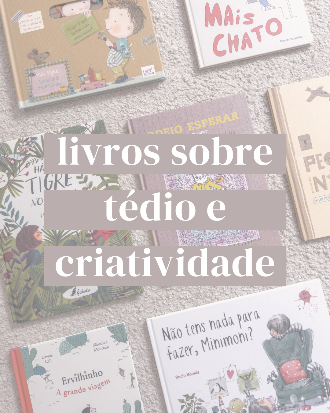 Vários livros sobre poesia, tédio e criatividade dispostos sobre uma superfície de carpete, com uma mensagem escrita em português sobre livros de poesia, tédio e criatividade.