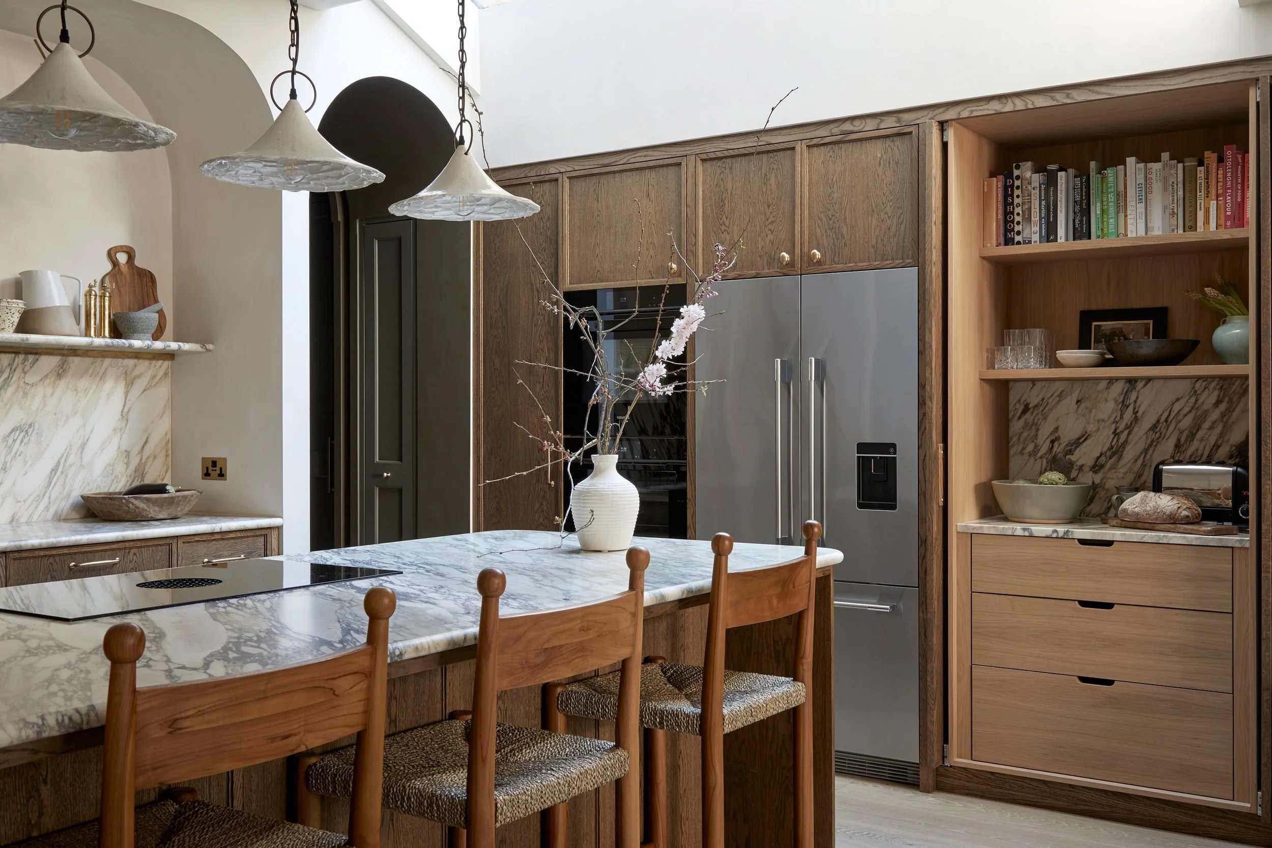 A bespoke kitchen by Greenstreet Furniture flip-target