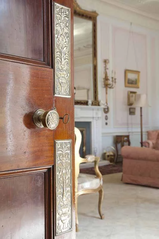 What Makes a Good Setting for a Gathering?