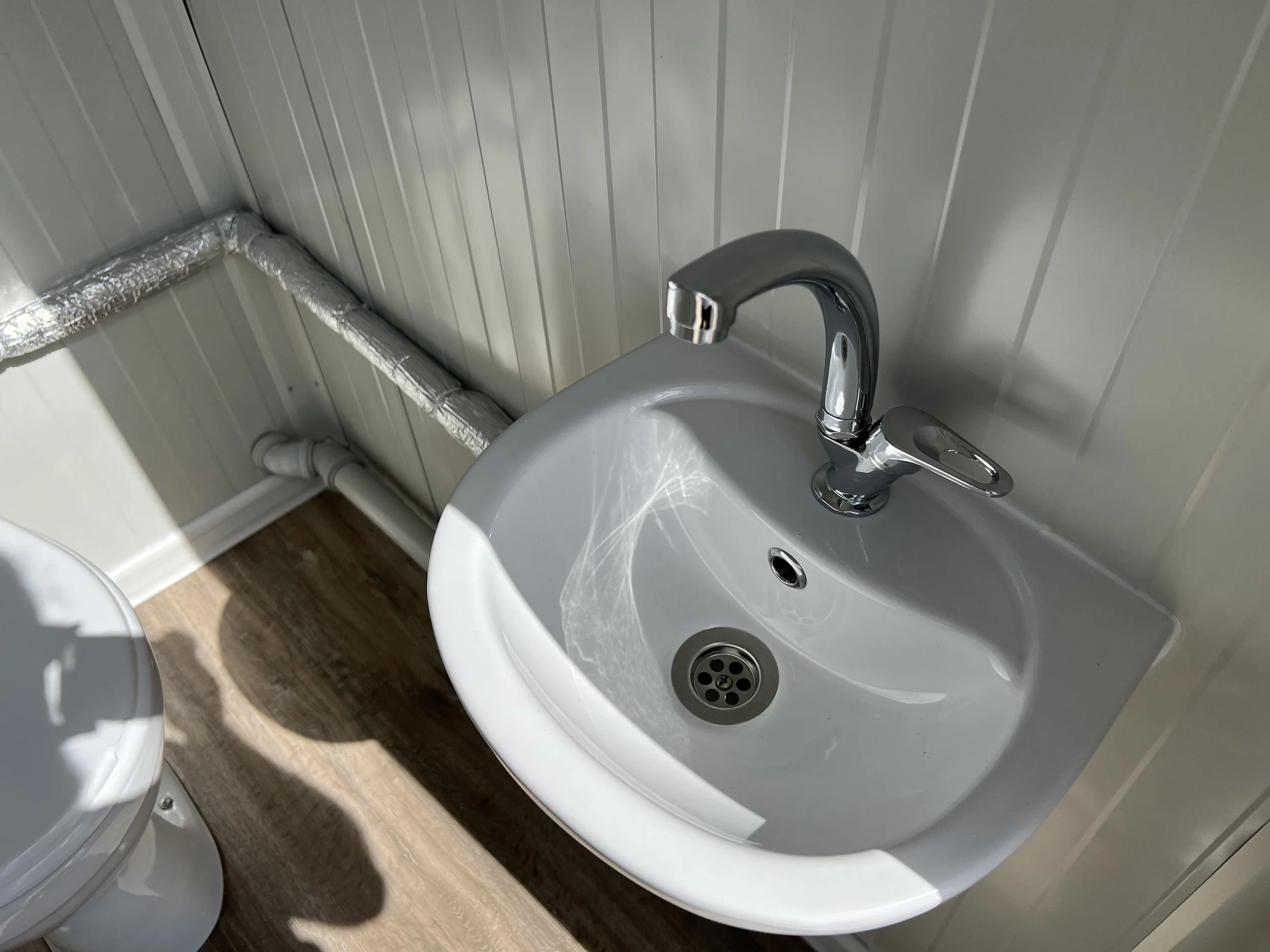 10-sanitaercontainer-wc-Bala-House-120x240. verglasst.jpg