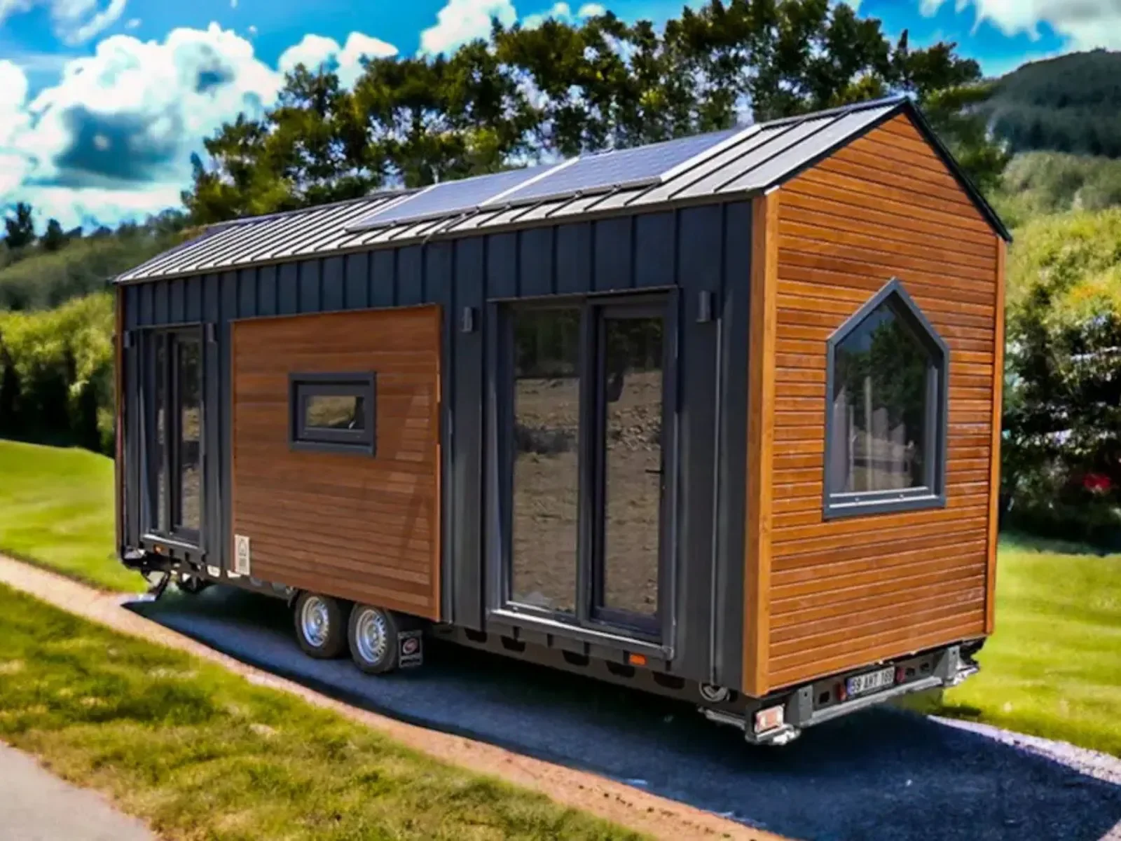 Holiday-to-go-Tiny-house-8meter-front-03.webp