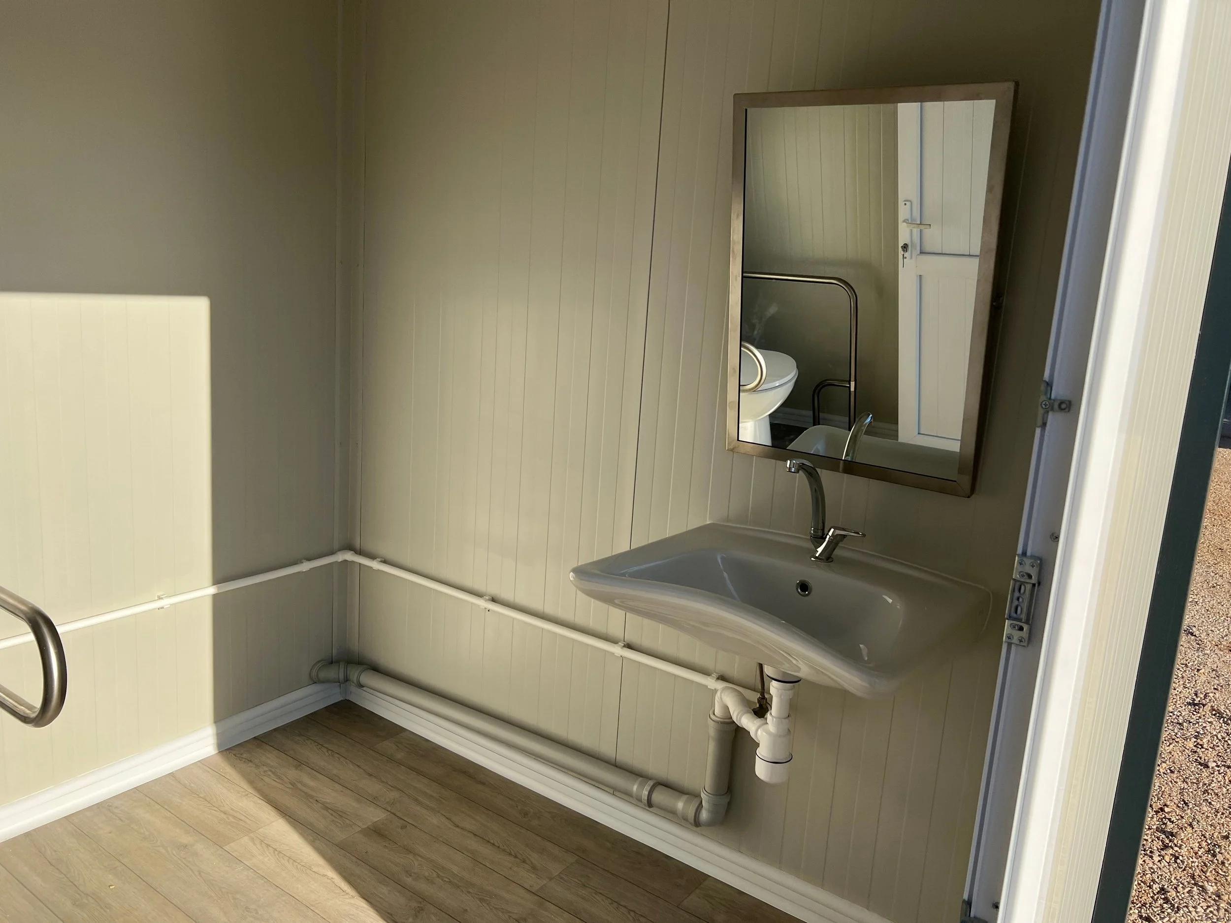 8-220X220 Behinderten Wc-BALA-House.jpg