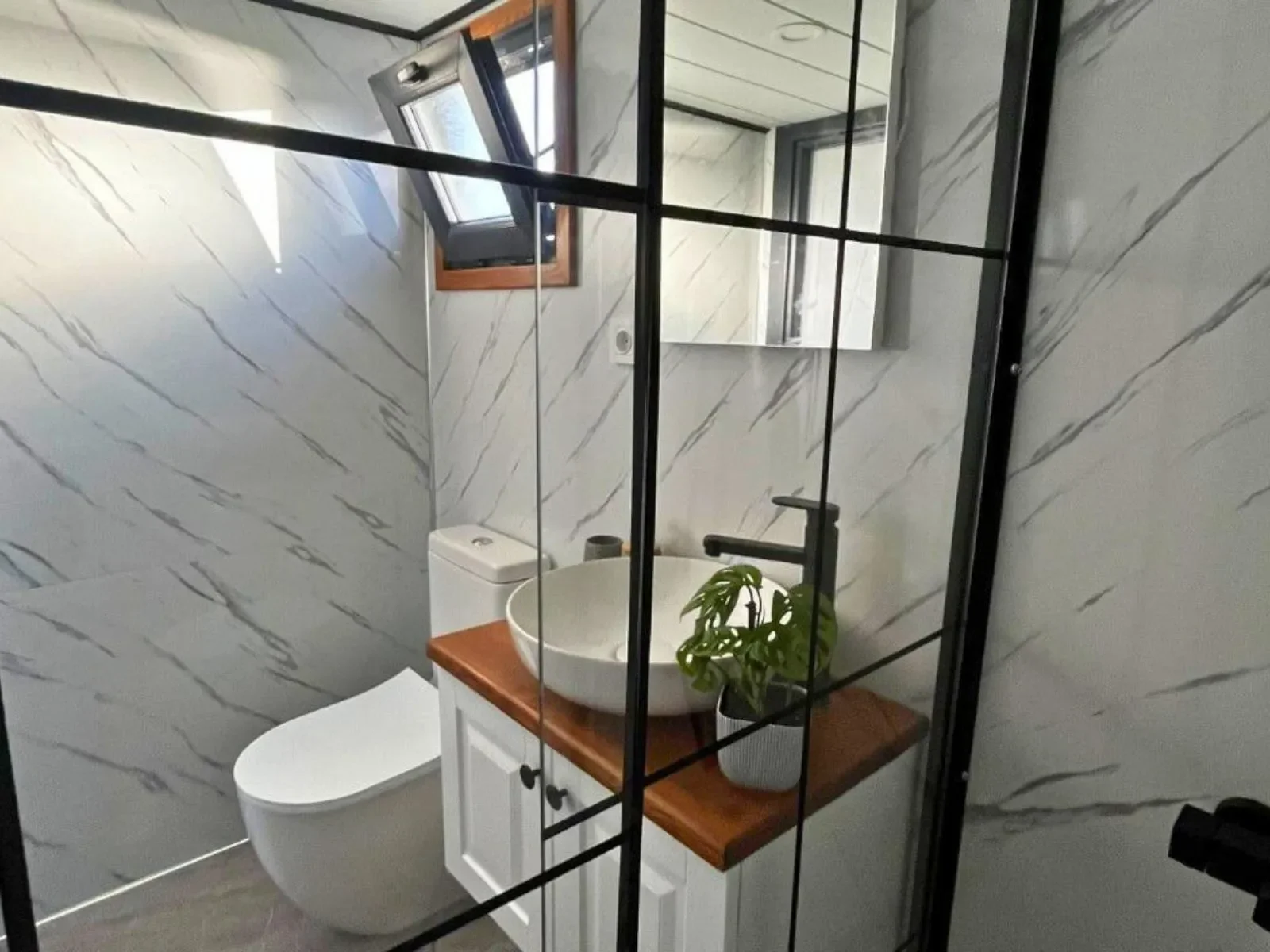 Good-Live-V2-8meter- Tiny-House-08.webp