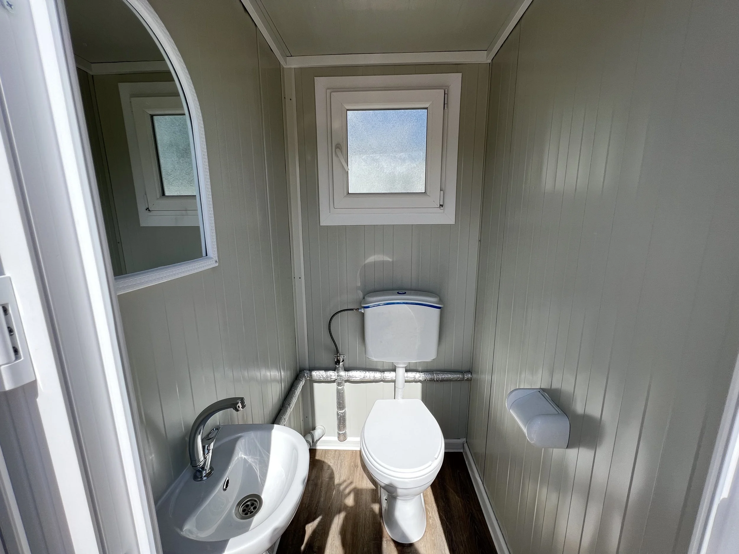 14-sanitaercontainer-wc-Bala-House-120x240. verglasst.jpg