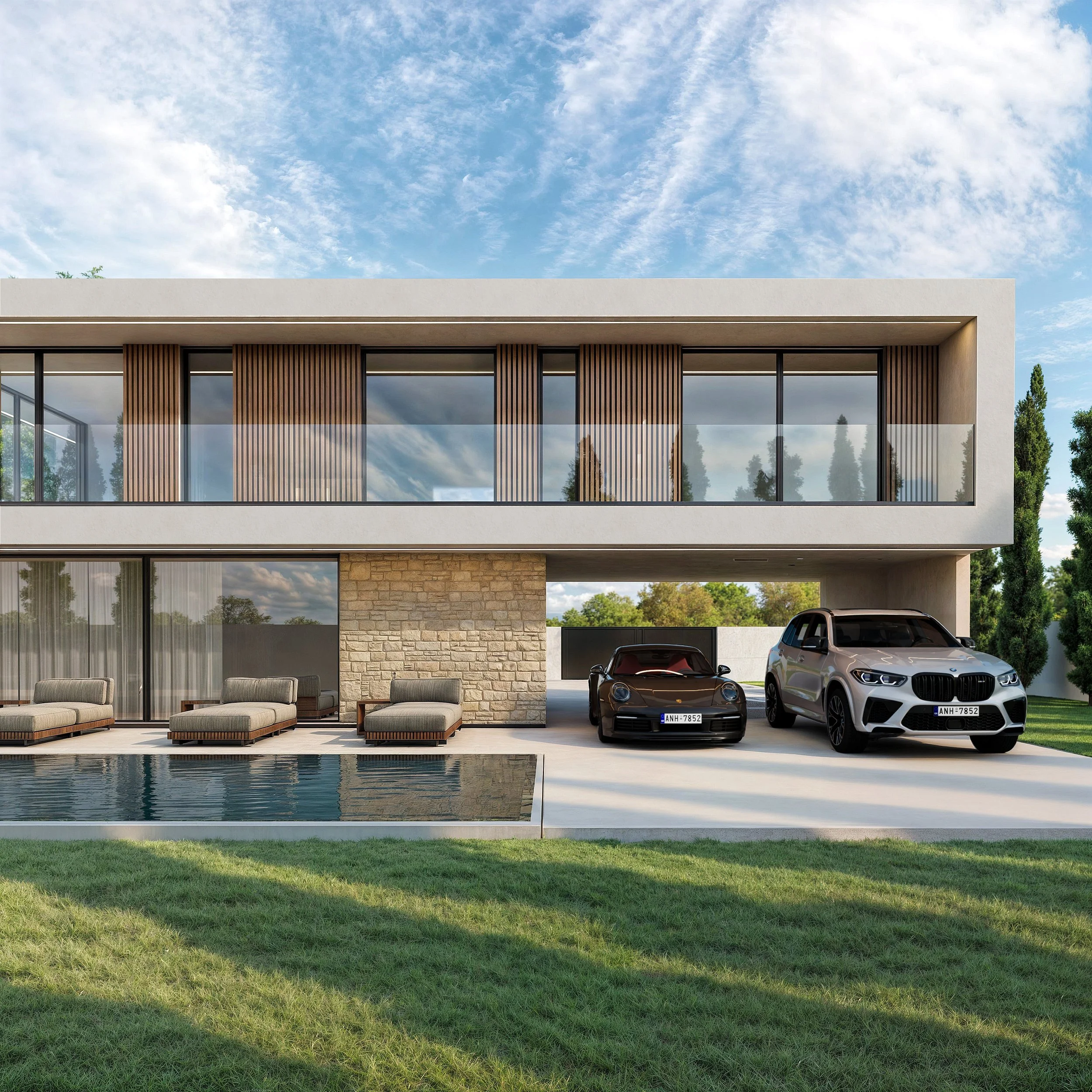 Fachada de uma casa moderna com piscina, duas cadeiras de descanso, dois carros estacionados e árvores em volta.