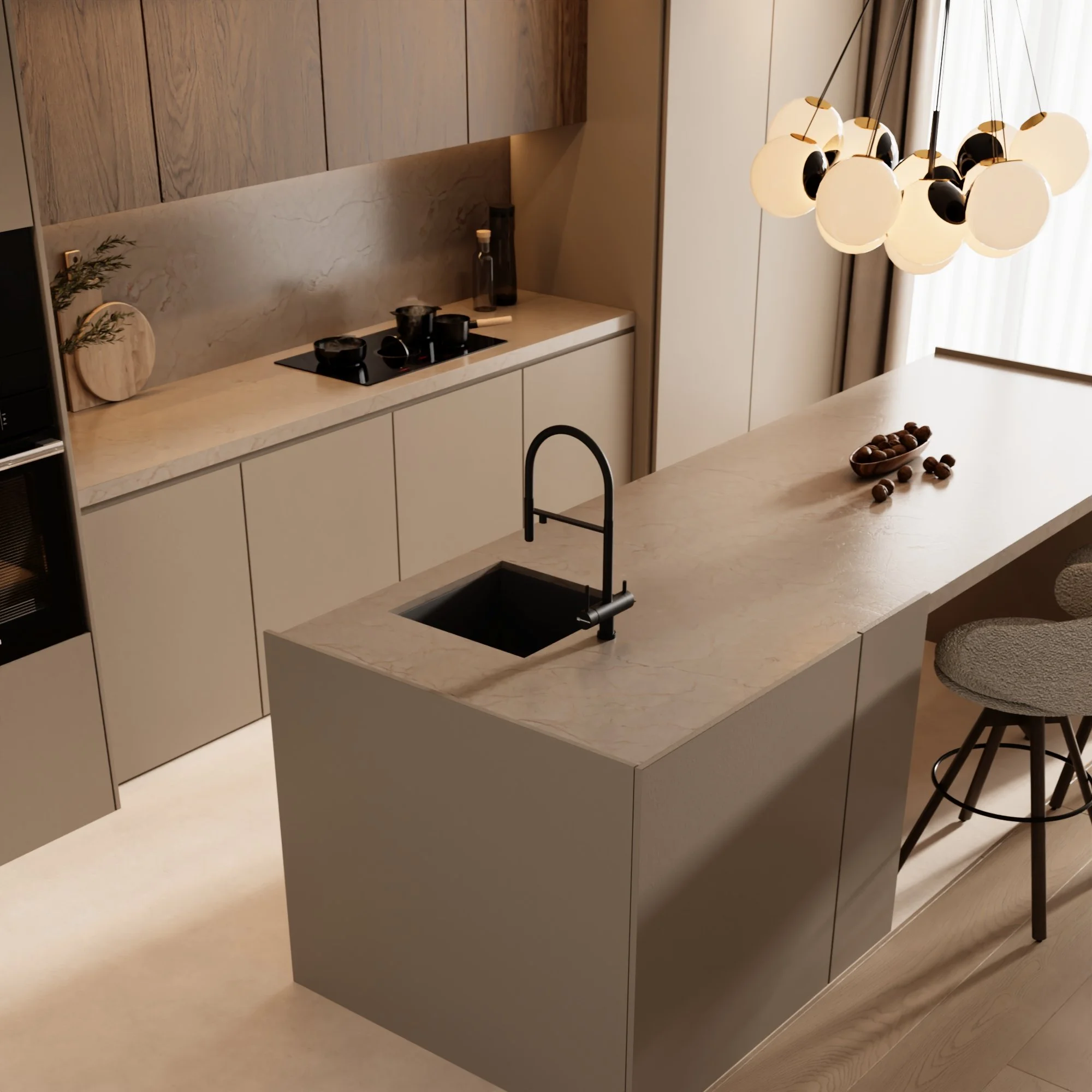 Cozinha moderna com bancadas de mármore, gabinetes brancos, uma pia preta com torneira preta, uma luminária de teto com várias lâmpadas brancas e pretas, um recipiente de madeira com nozes na bancada e uma cadeira de design arredondado ao lado da ilh