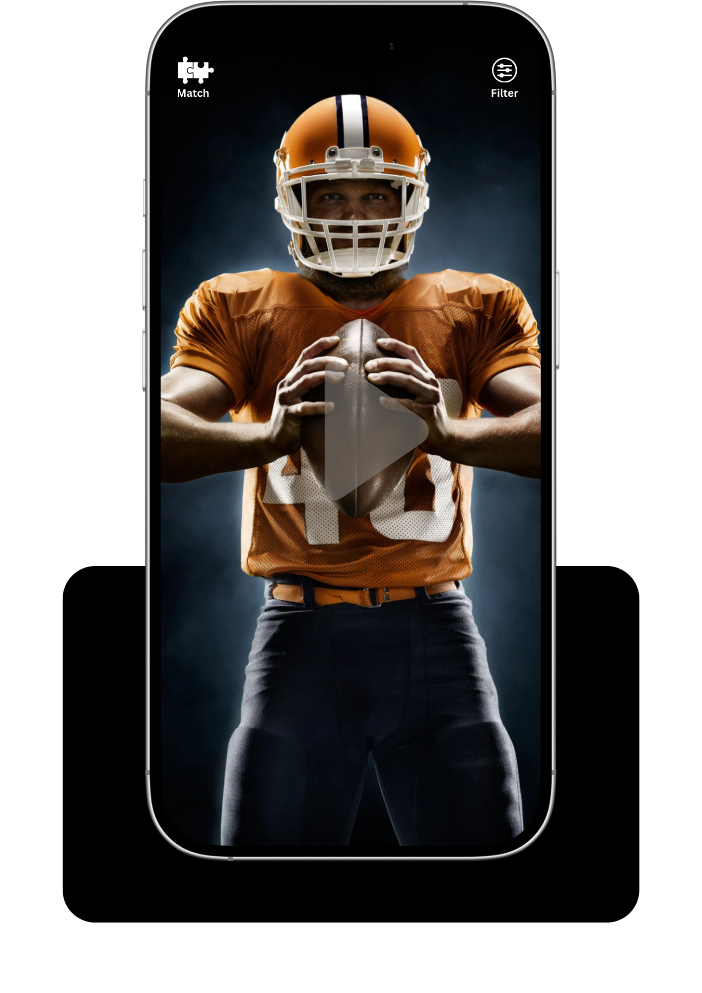 Smartphone mit Bild eines American Footballspielers in Orange und Weiß, der den Ball hält, auf schwarzem Hintergrund.