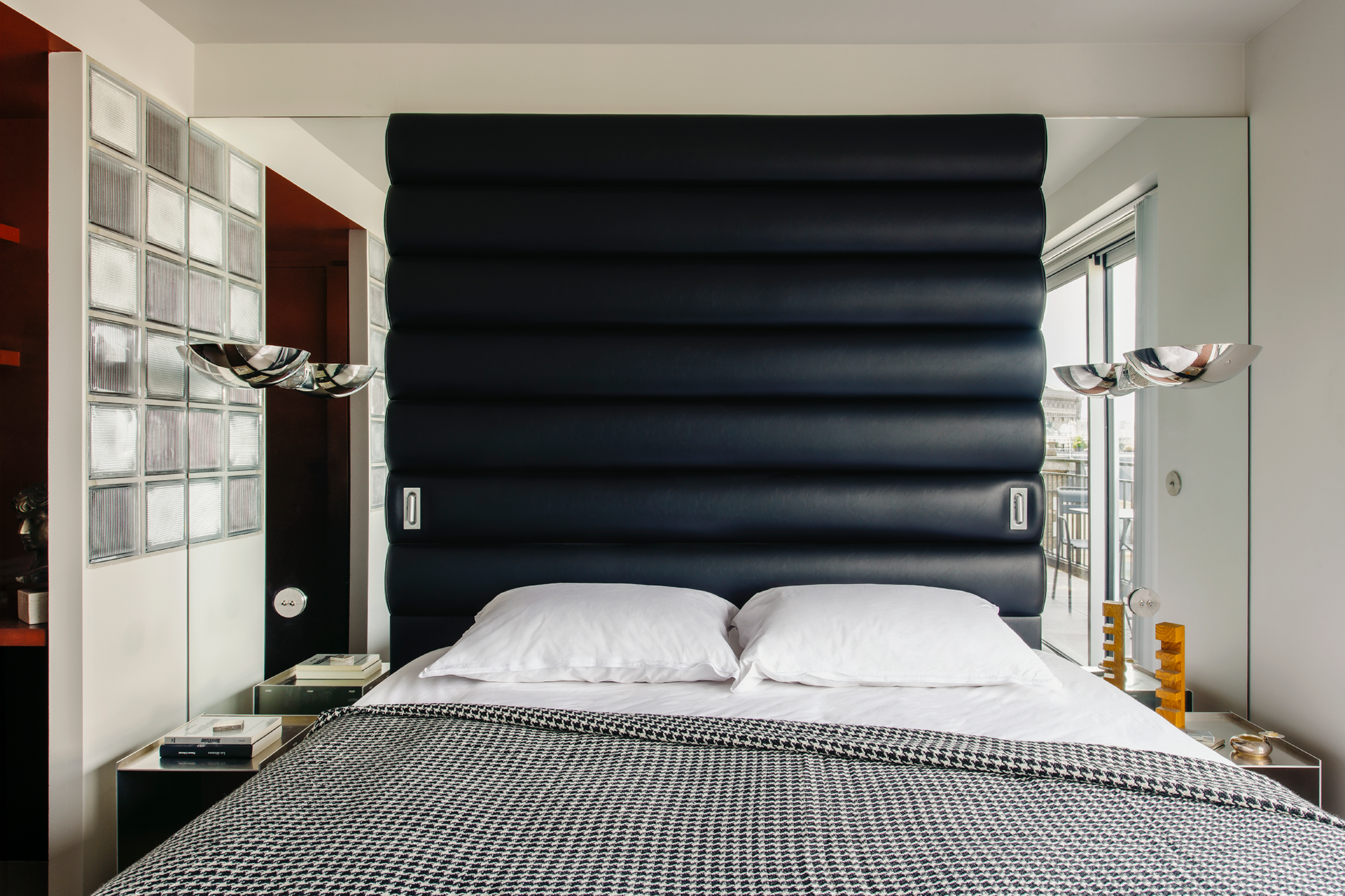 18 Volney — studio 75 Confidential avec terrasse, Opéra, Paris