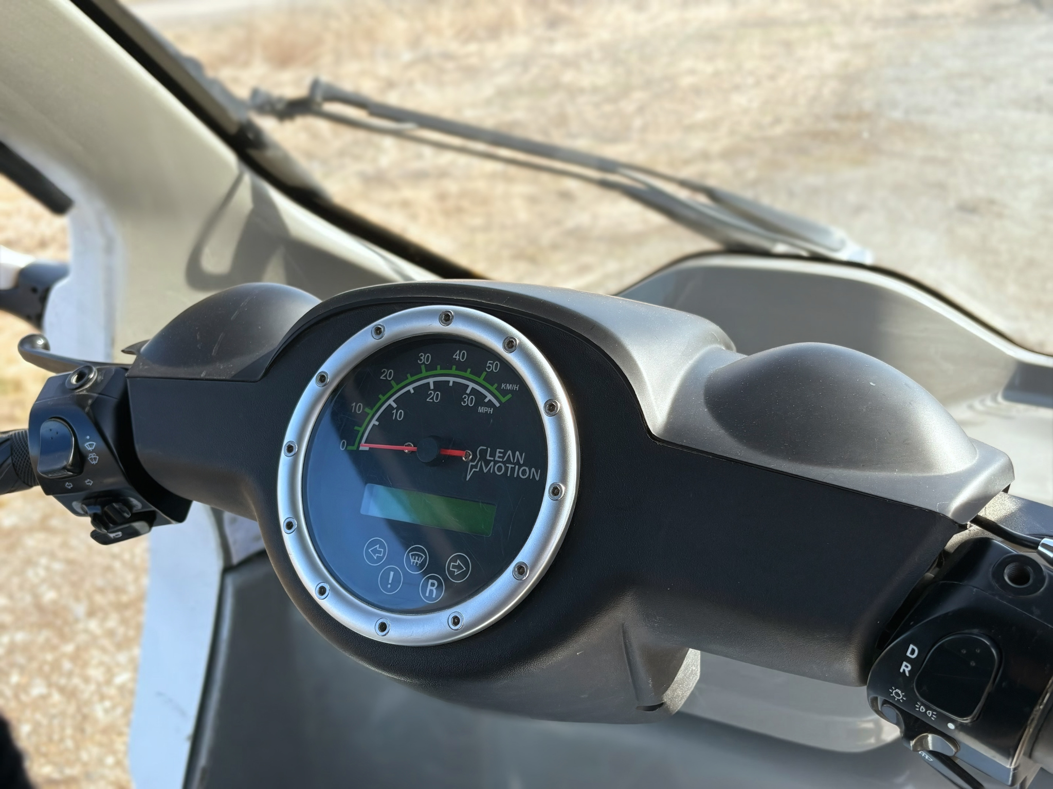 Zbee interior