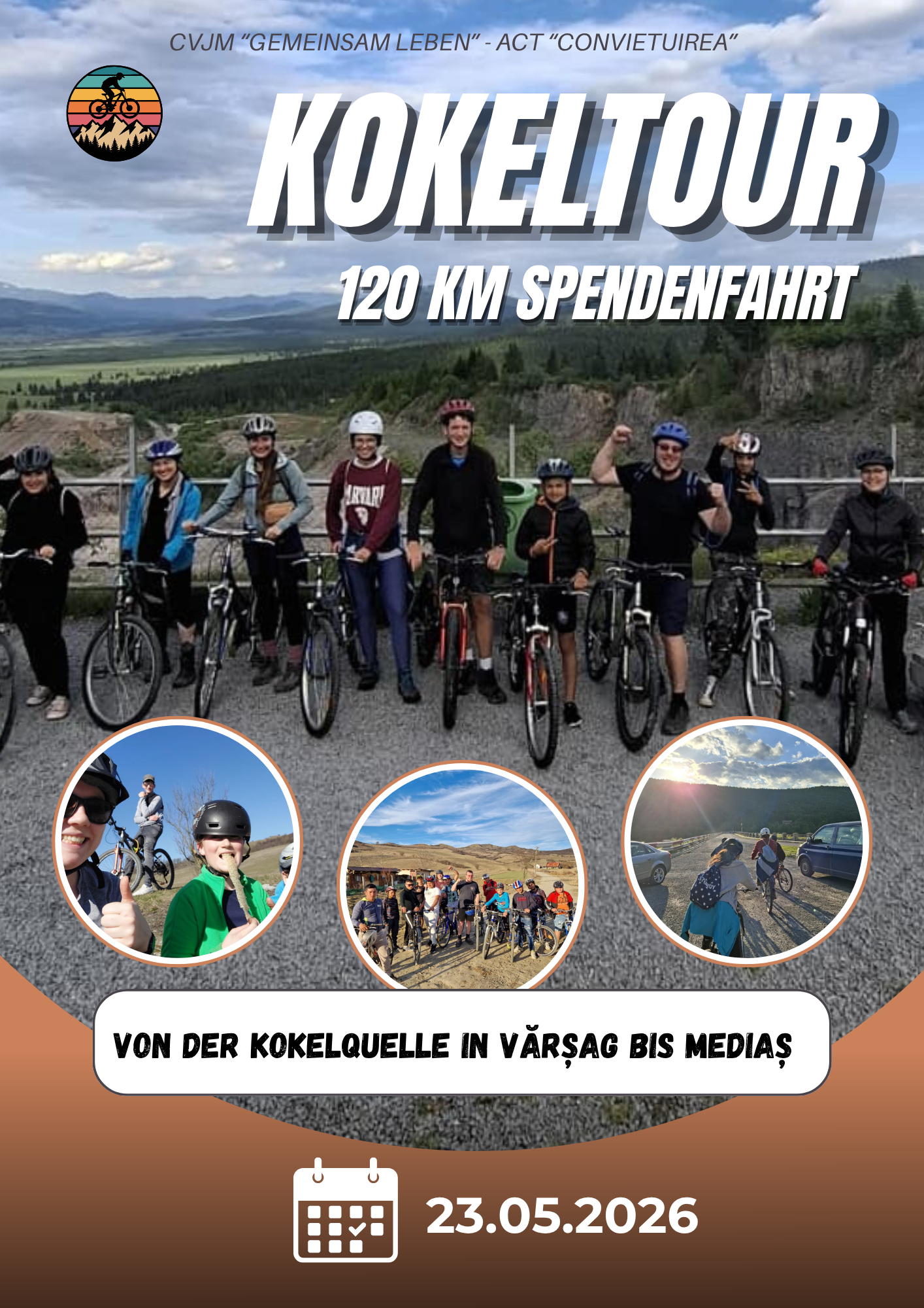 Gruppenfoto: Leute auf Fahrrädern vor dem Start