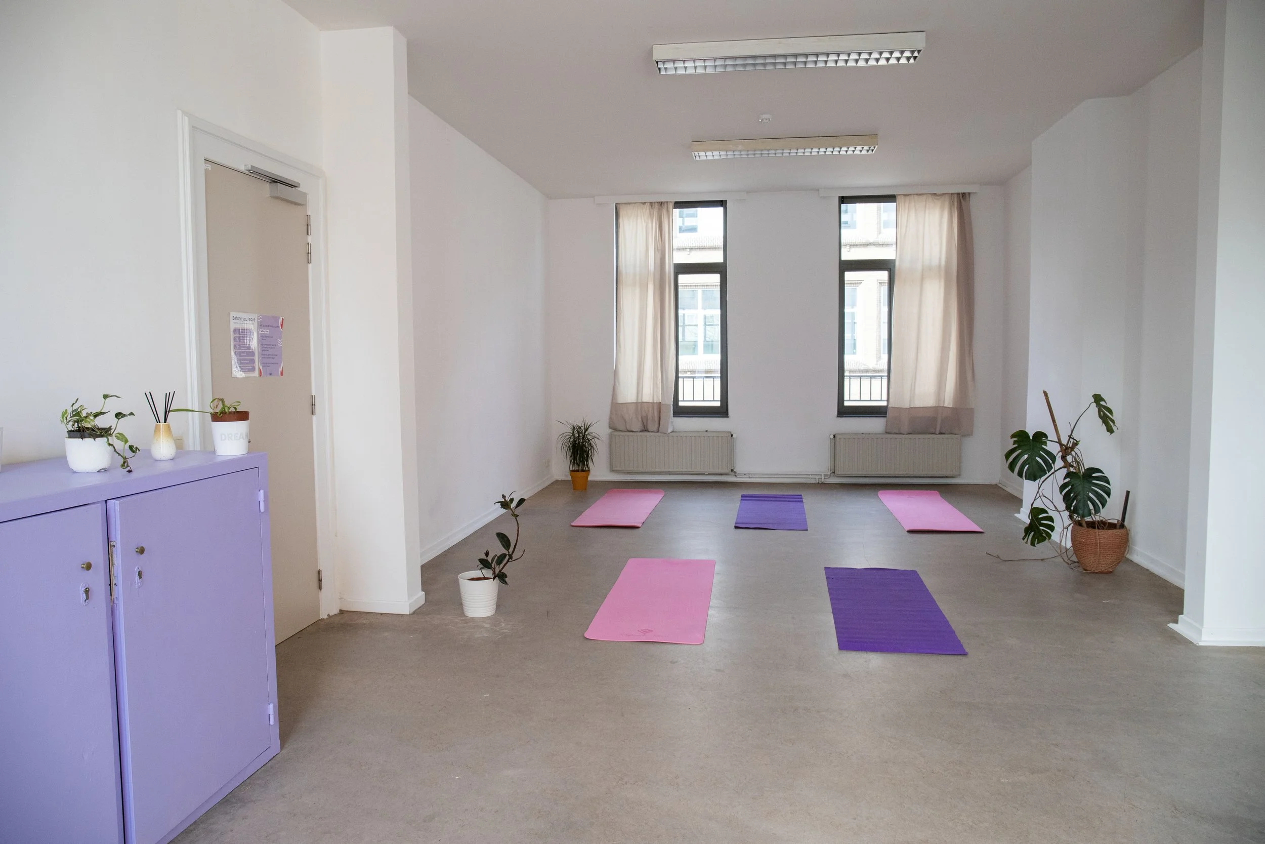 calm yoga studio antwerp for women