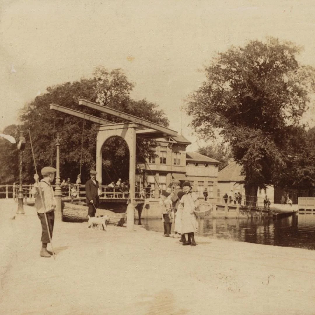 c. 1890 &amp; Now: in this post you see the drawbridge that connected Haarlemmerweg to the Sloterdijk neighborhood. The current Zoutmanbrug, a few meters down to the right, wouldn't be built for another five decades. So if you wanted to enter Sloterd