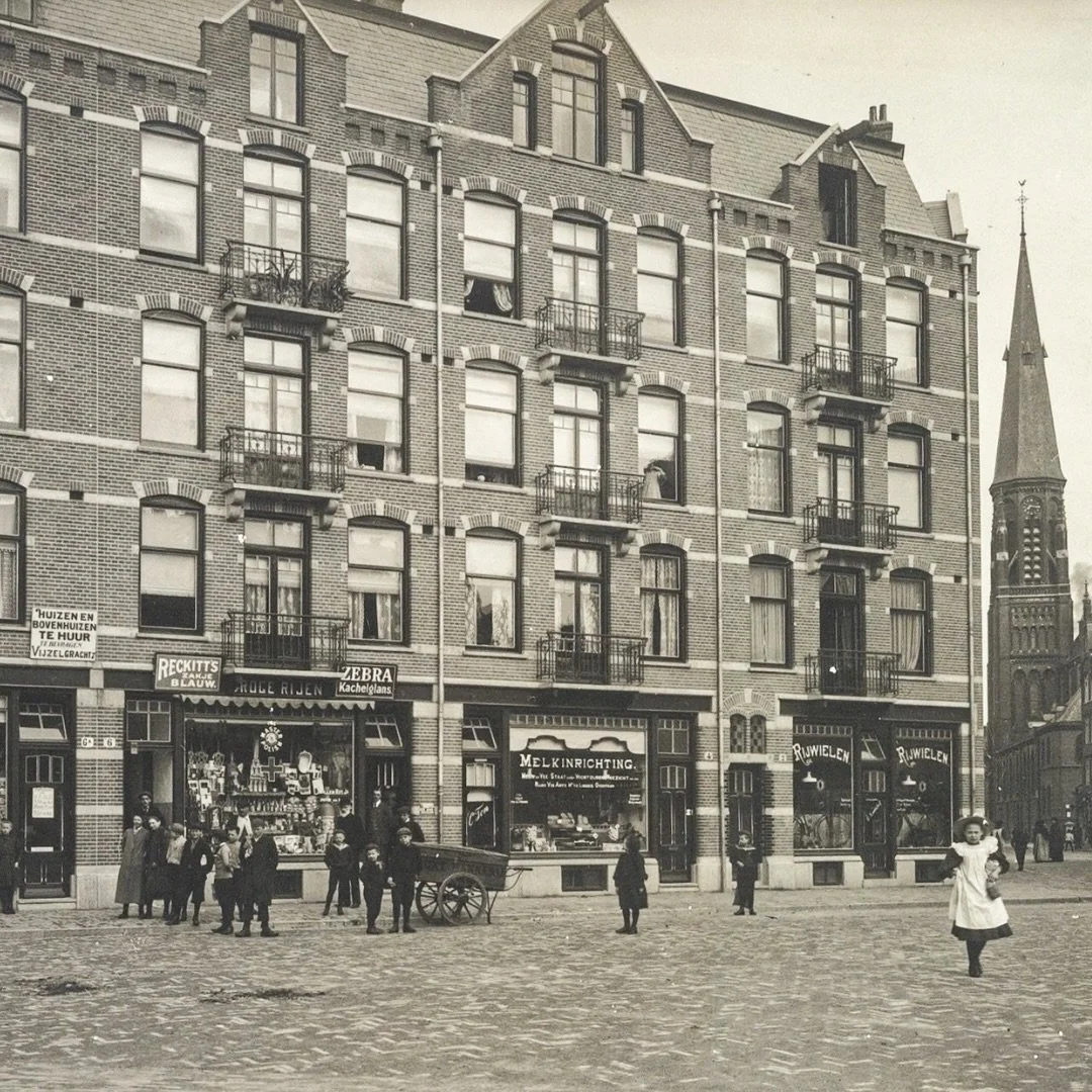 1915 &amp; Now: in today&rsquo;s post, you can see the houses at Staringplein 2&ndash;6 (frtl). At the time the older photo was taken, this block housed several different shops, including a bookstore, a dairy shop, and a bicycle shop. On the right is
