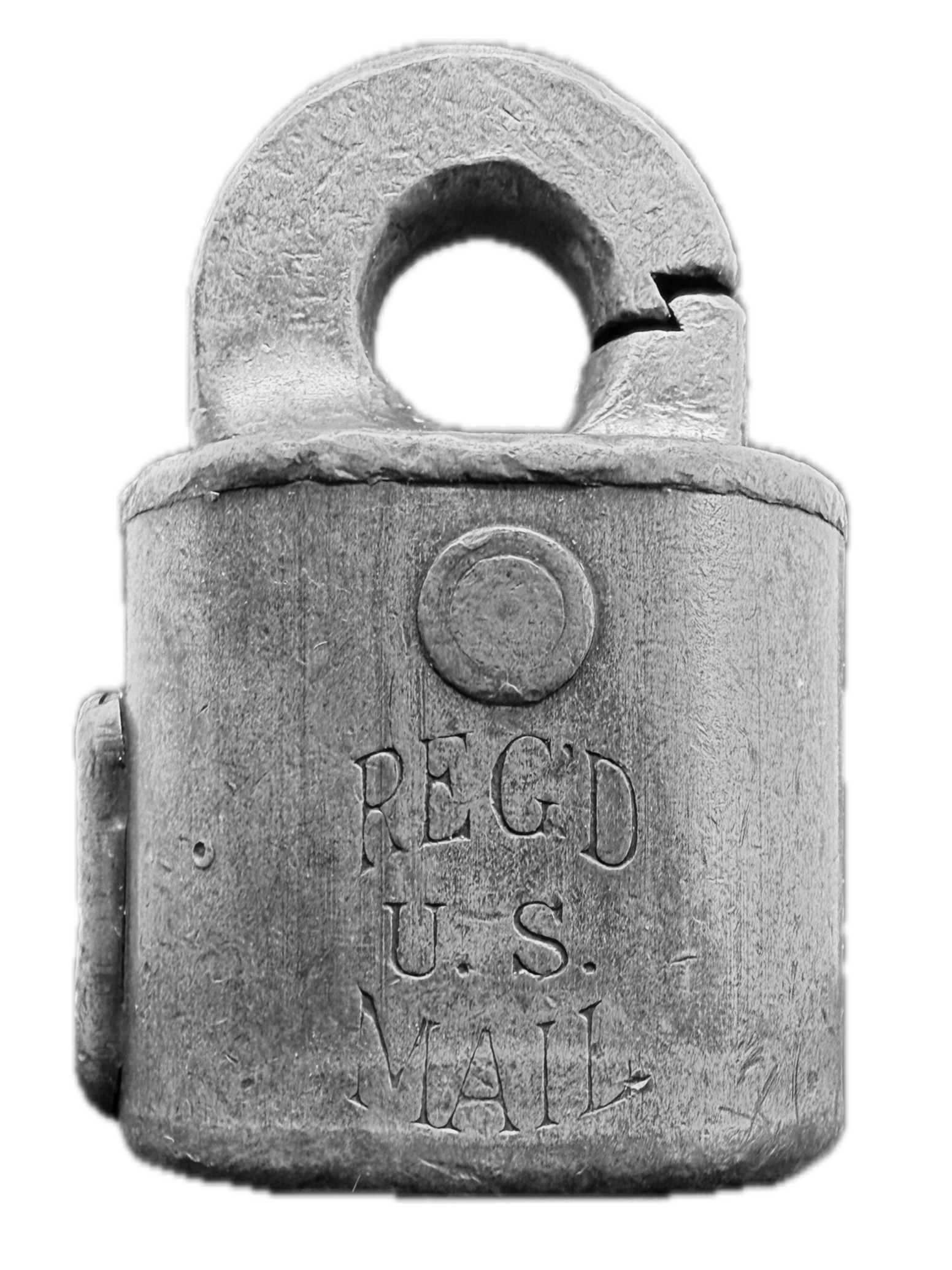 Une vieille serrure en métal avec l'inscription "REGD U.S. MAIL".