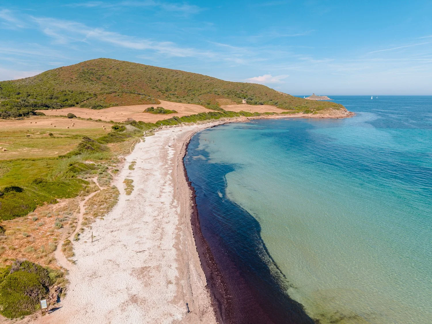 Plage de Tamarone dans le Cap Corse