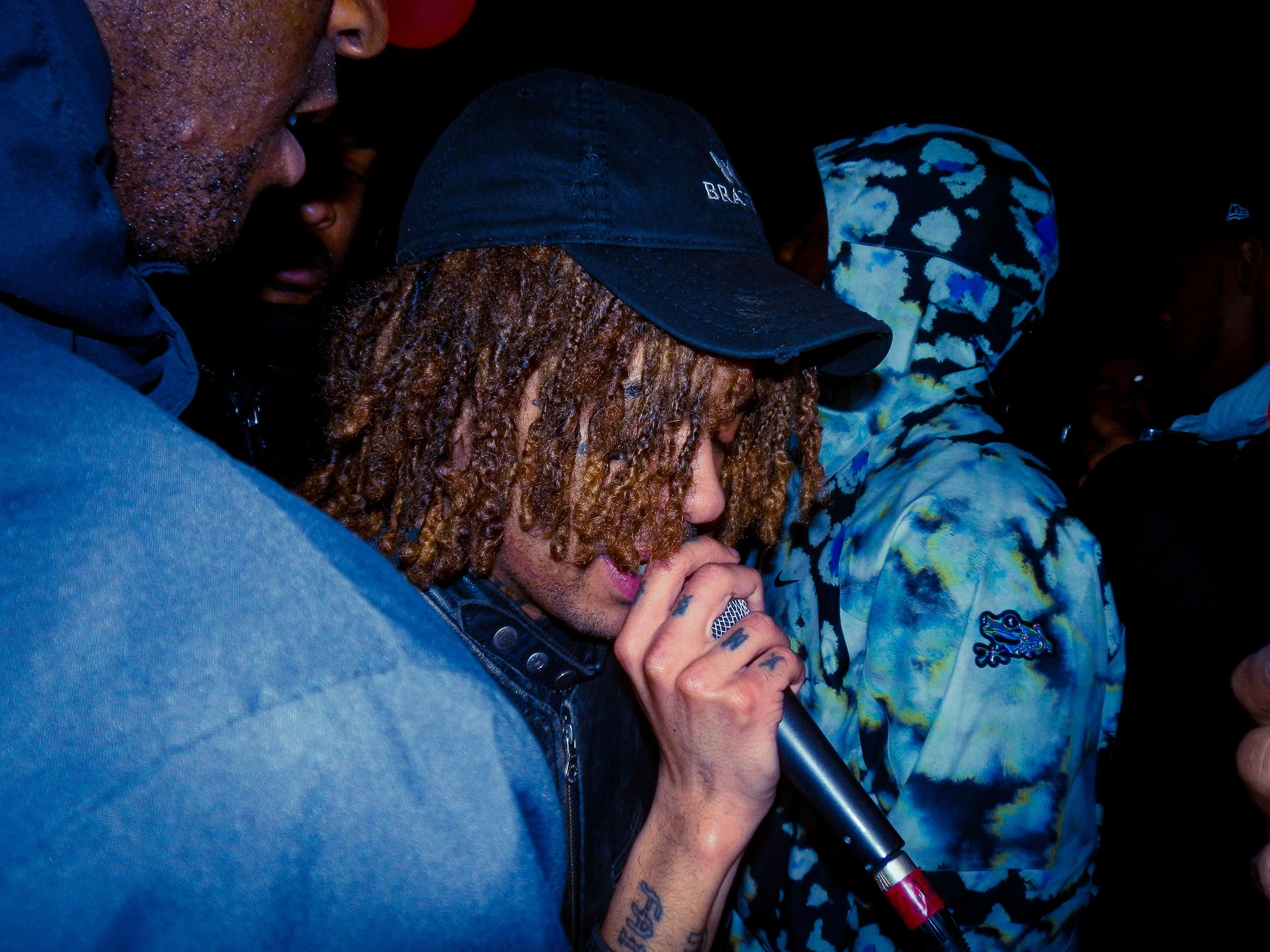 musician SBK emceeing at travspresents grime rave