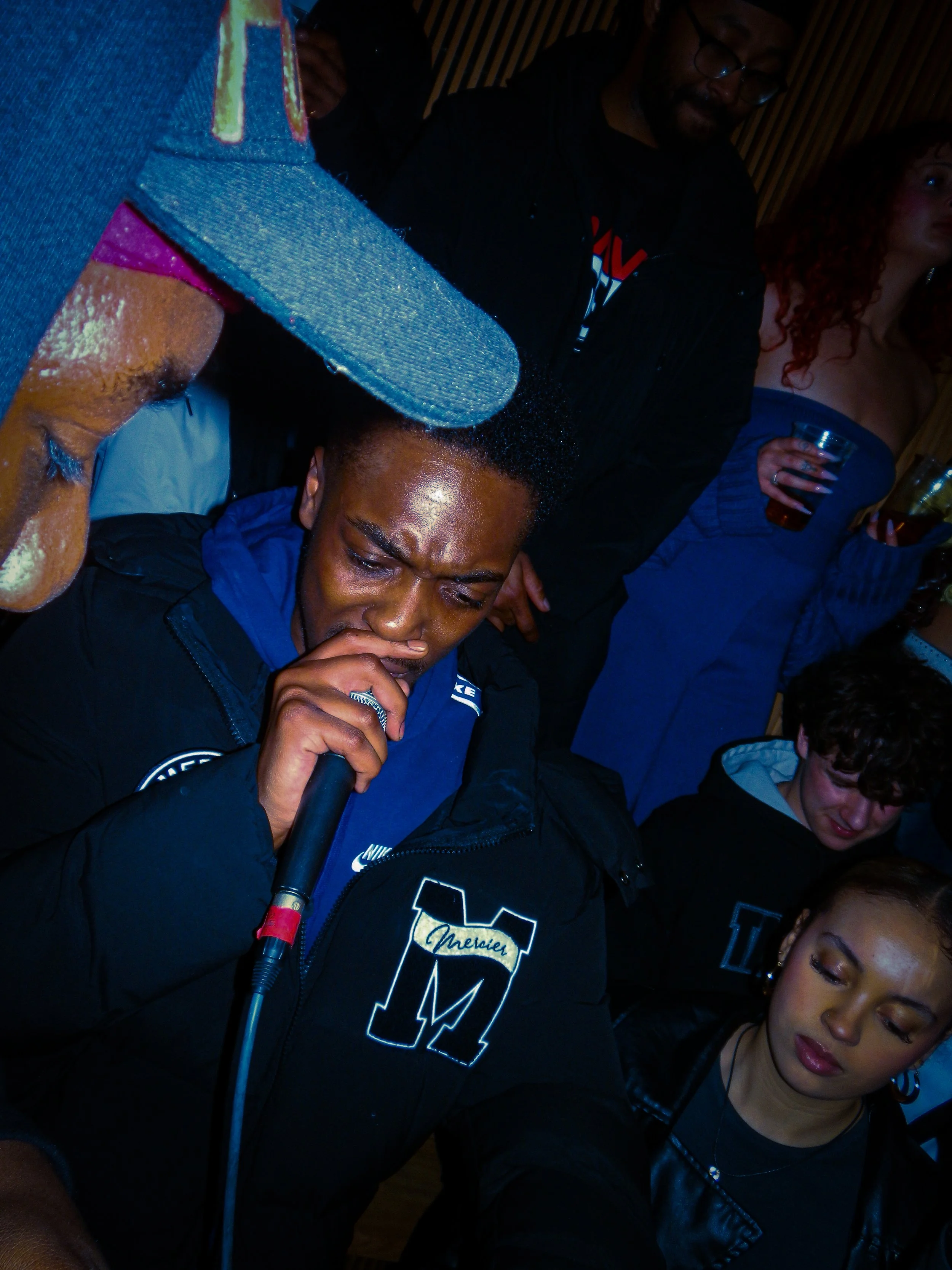 grime mc mez performing at travspresents rave