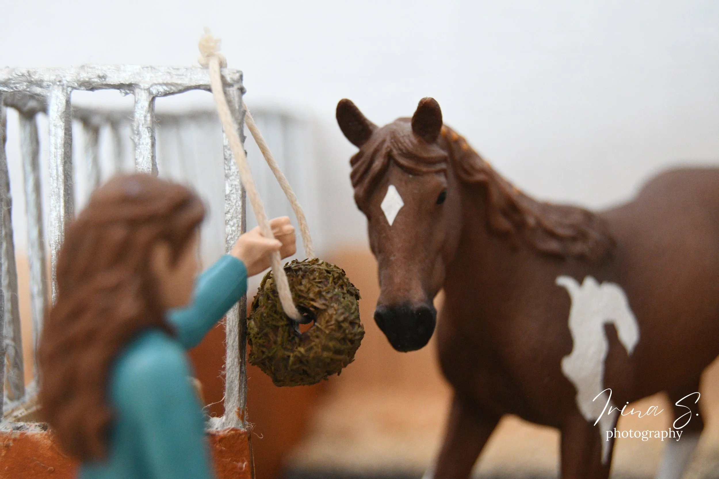 Hay Swinging Forage Treat for Model Horses Miniature Accessorie