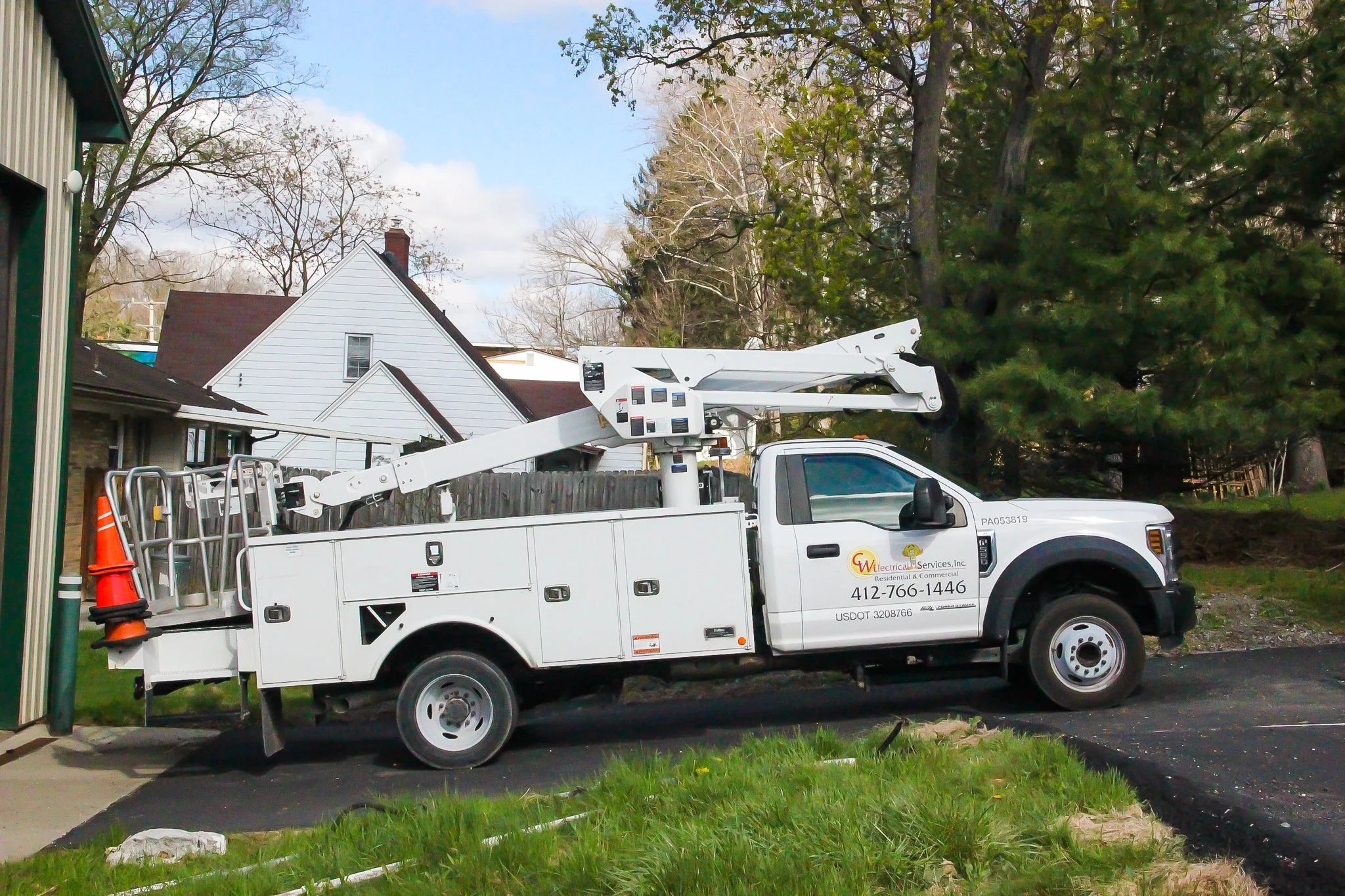 CW Bucket Truck