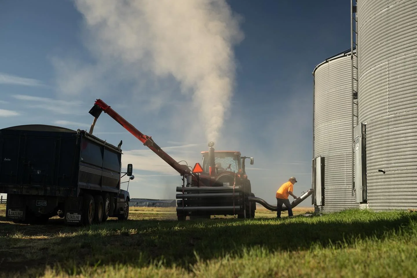 Exciting times on the Montana Hi-line recently.....spent two weeks chasing harvest, dodging thunderstorms, forging new friendships, and expanding the portfolio with personal projects and work with a brand new client, all centered around motion!

Whil