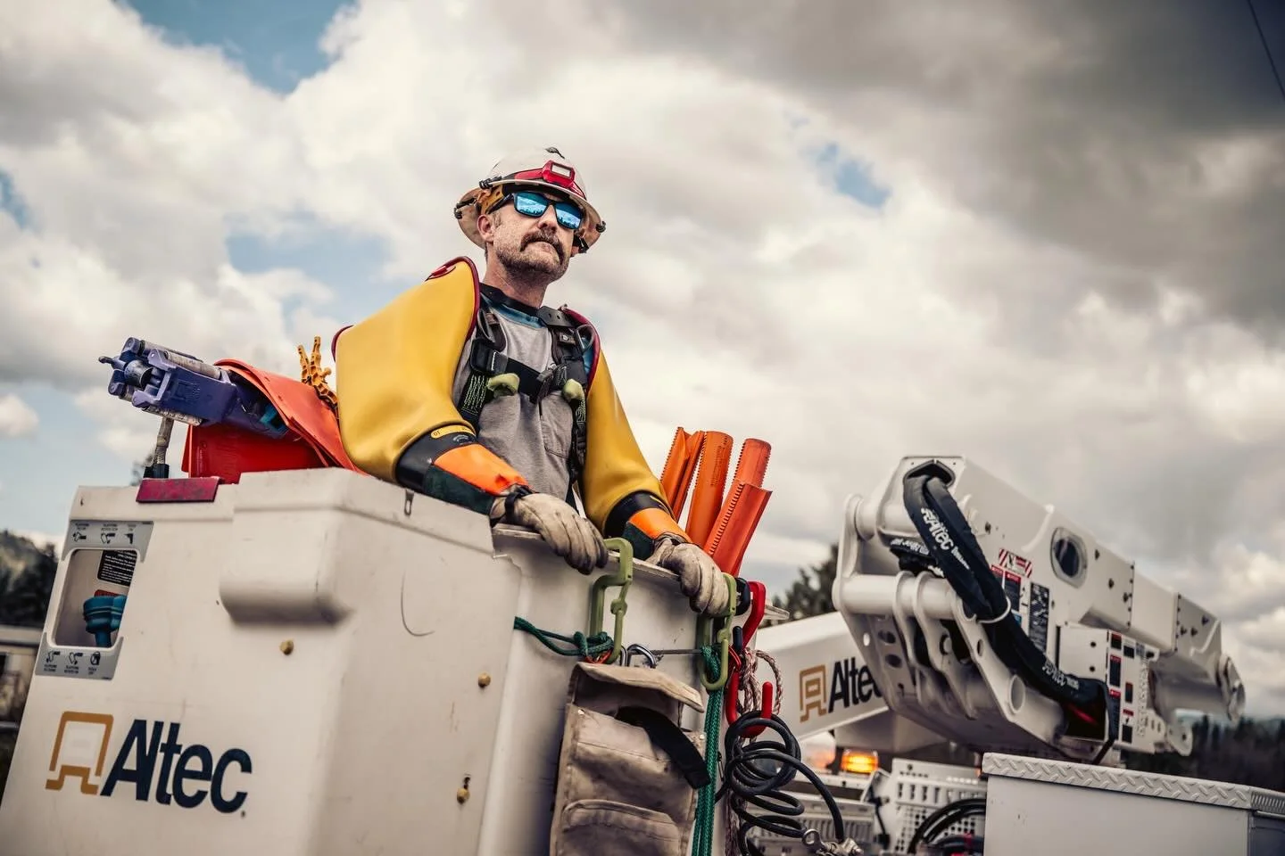 Not looking like there&rsquo;s gonna be a shortage of projects for linemen across the US anytime soon! Shot with the fantastic crews at MEC last summer. #infrastructure #utilities #trades #work