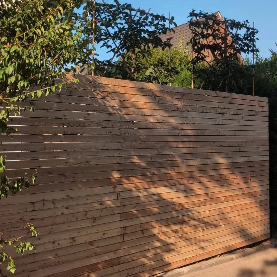 Immer wieder gerne... 🪵&hearts;️ 
Ein nat&uuml;rlicher Sichtschutz aus Holz-Rhombusleisten mit Stahlpfosten in Anthrazit. 

Vielen Dank f&uuml;r das Vertrauen in uns. 👌

Weitere Infos auf www.linea-zaun.de. 

#sichtschutz #holz #zaun #zaunbau #gart