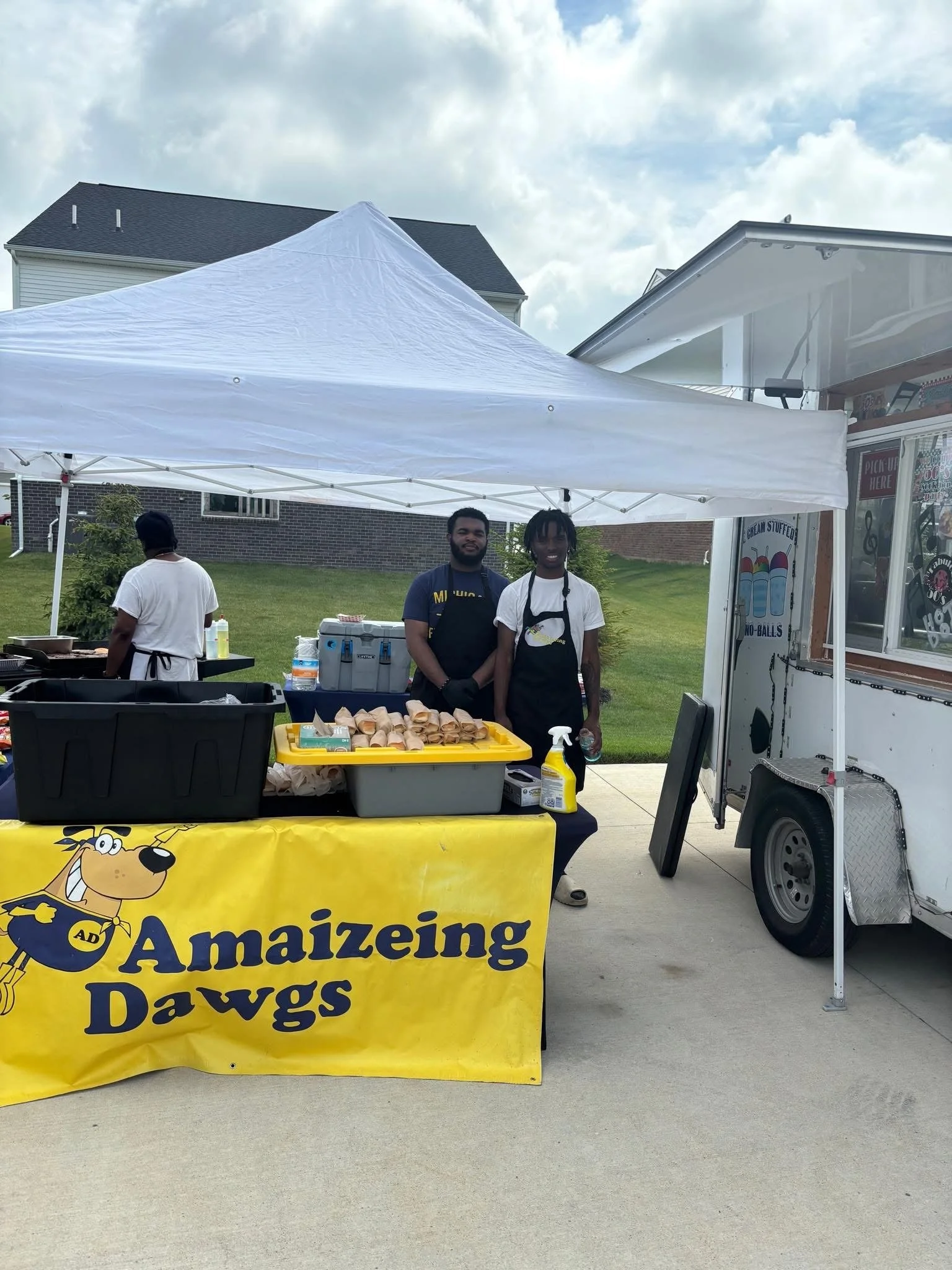 Amaizeing Dawgs vending at an event.