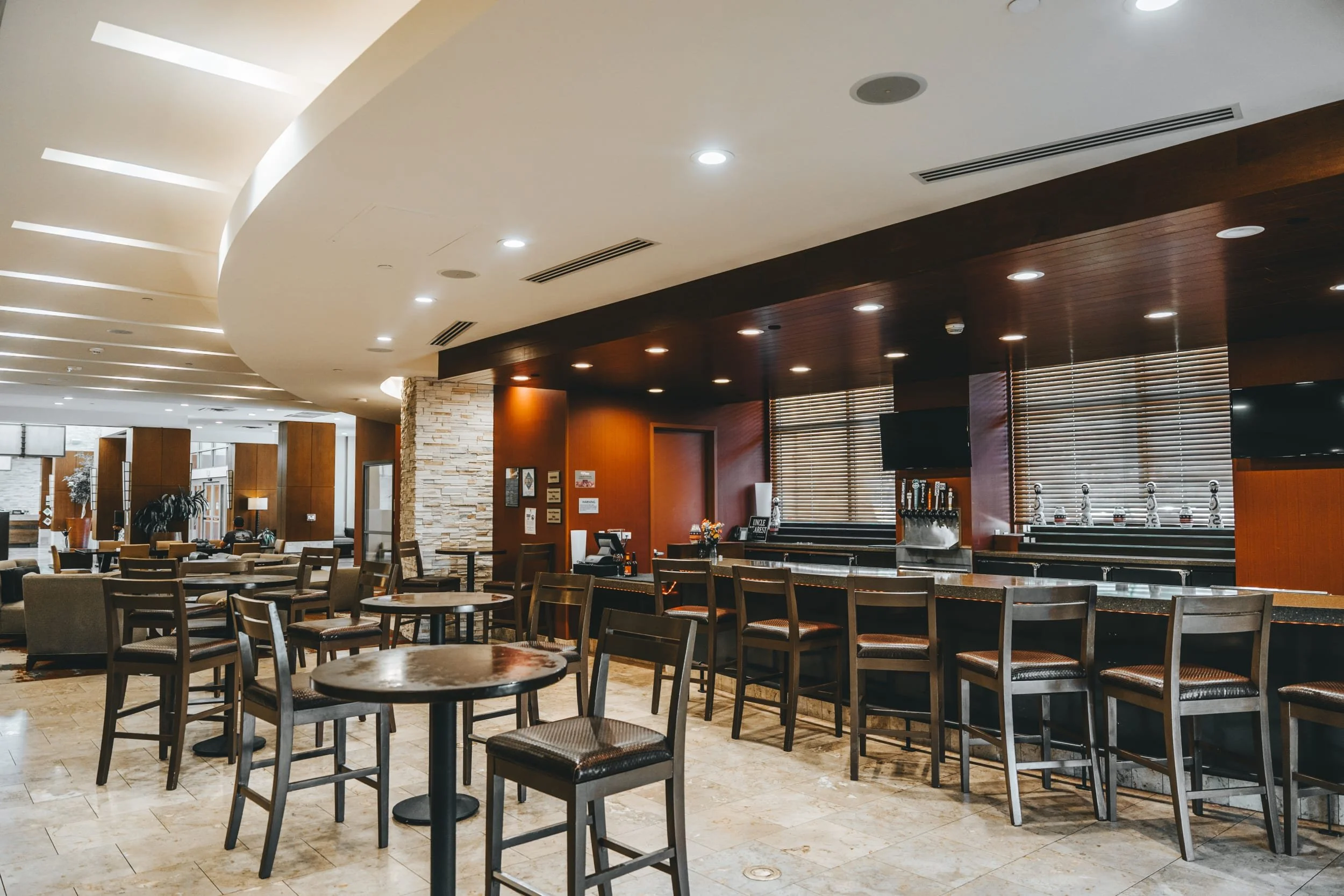 Dining4