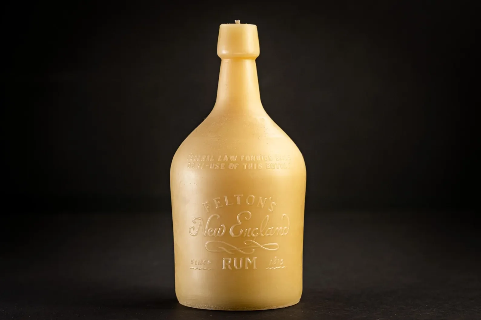 Felton's New England Rum Beeswax Candle - Extra Large