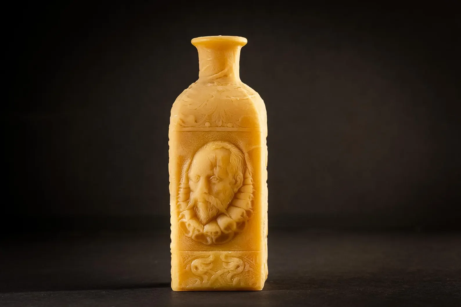 Miguel de Cervantes Bottle Beeswax Candle