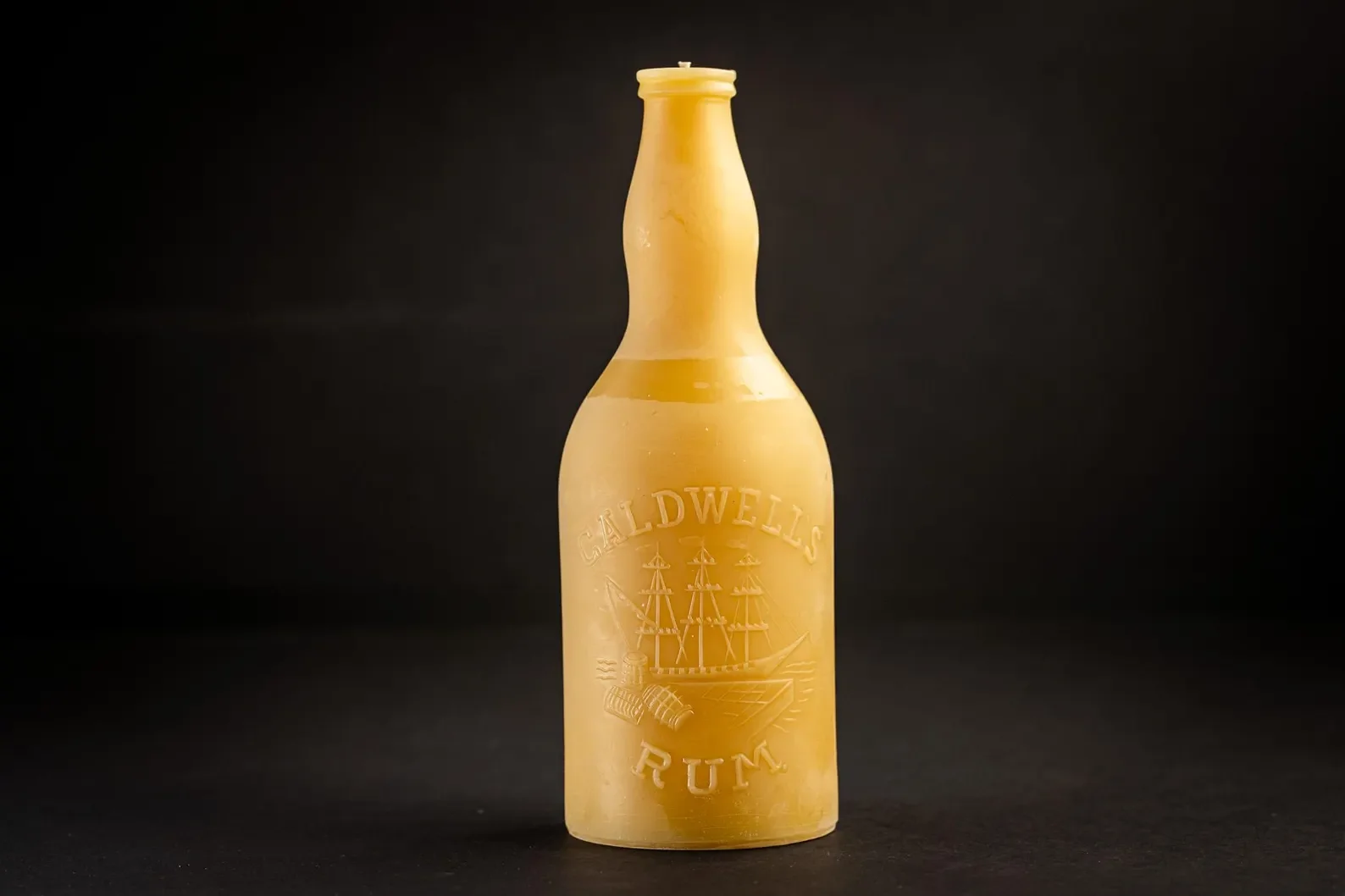 Caldwell's Rum Beeswax Candle - Extra Large