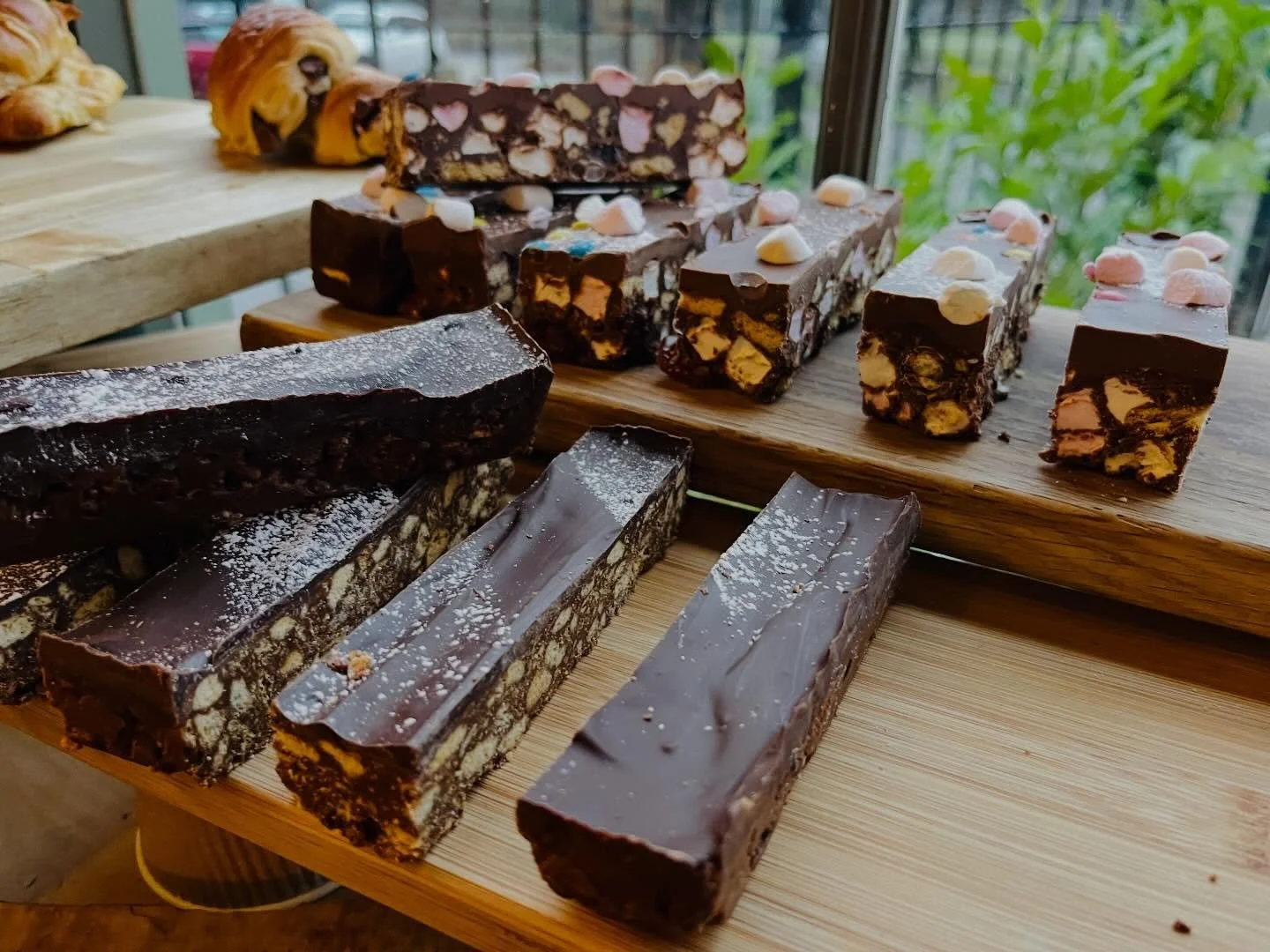 Lovely little meet up of a few freedom-driven founders in nature to end the week. 🌲

The best ideas rarely arrive in the boardroom. 🏛️

And opportunity to celebrate human progress no matter how small. 🏆

Progress, not perfection.  Progress = happi