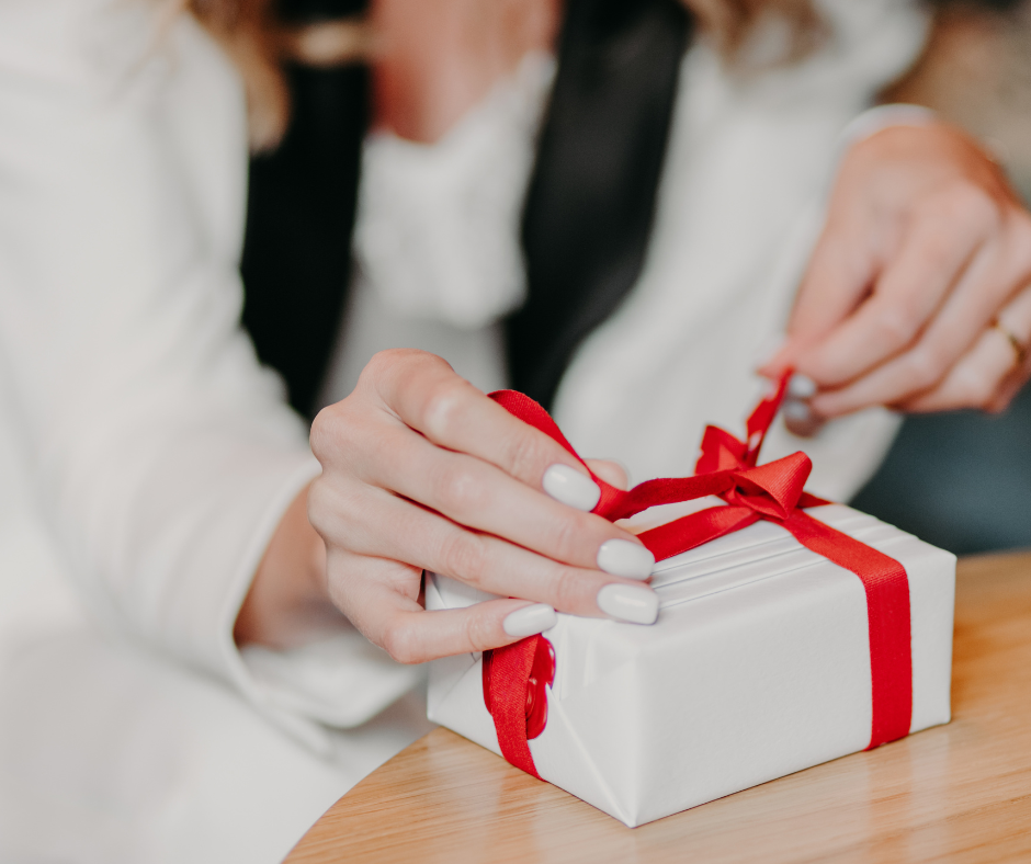 Gifts That Glow: Why Clean, Non-Toxic Candles Make the Best Presents