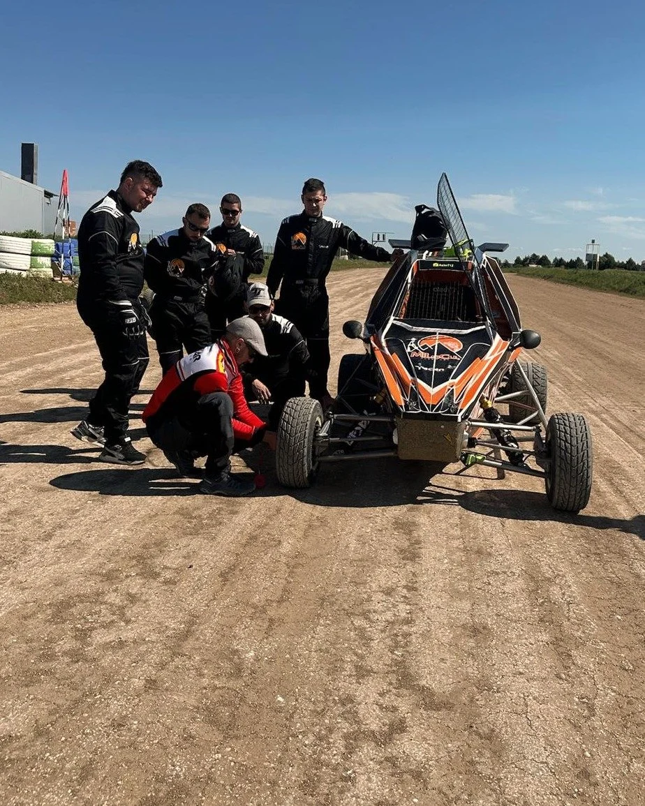 &iexcl;Comienza la semana! No esperes a que llegue el momento perfecto, cr&eacute;alo t&uacute; mismo.
Reserva ya y asegura tu lugar en la pr&oacute;xima experiencia Milocu Aventura.

#milocuaventura #kartcross #aventura #adrenalina #experiencia #car