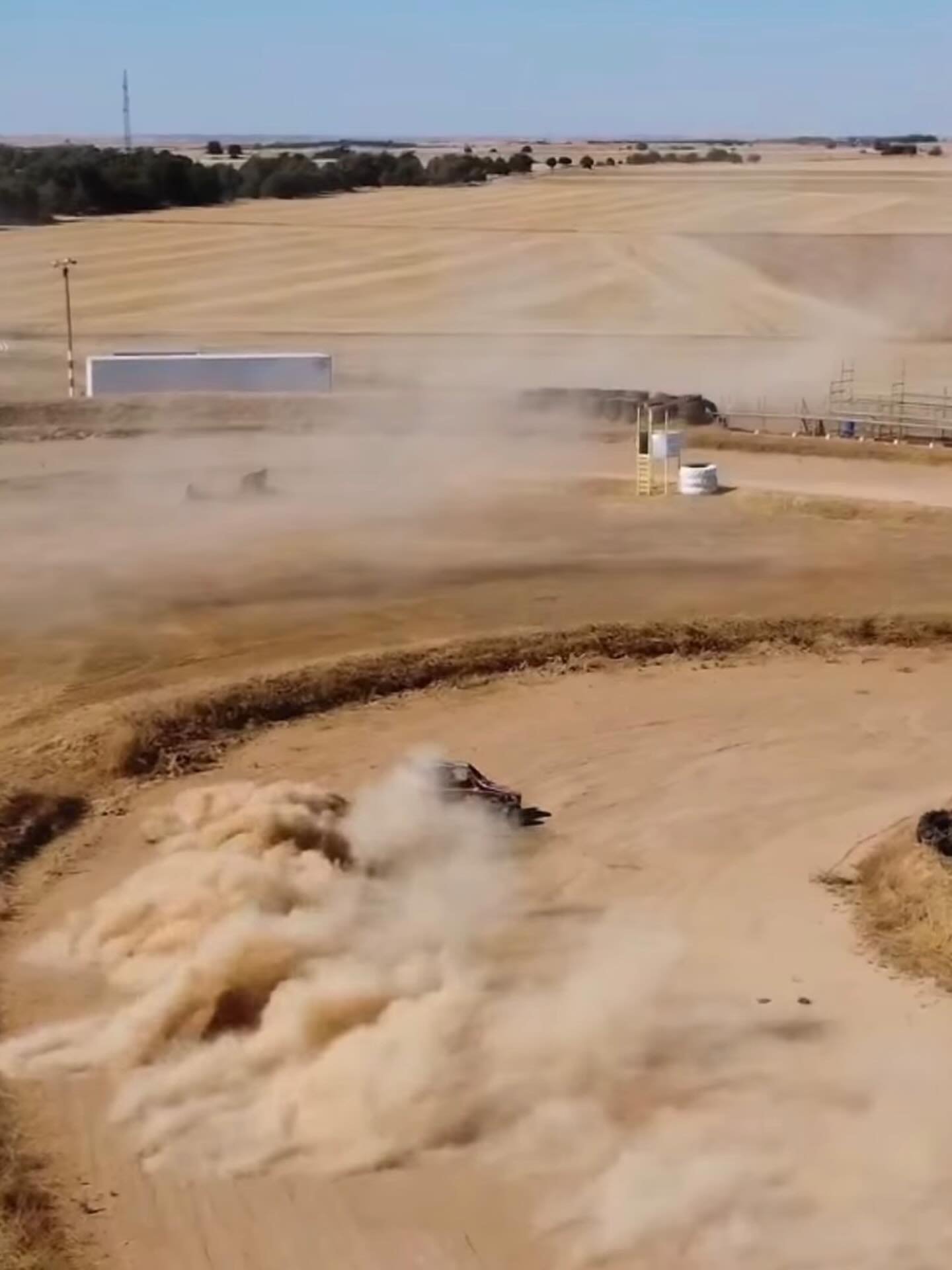 La vida se ve diferente cuando te atreves a mirarla desde otra perspectiva.
Lo nuestro no es solo aventura, es libertad. 🚁🌲✨
&iquest;Te vienes a vivirlo?

#milocu #milocuaventura #kartcross #carcross #coches