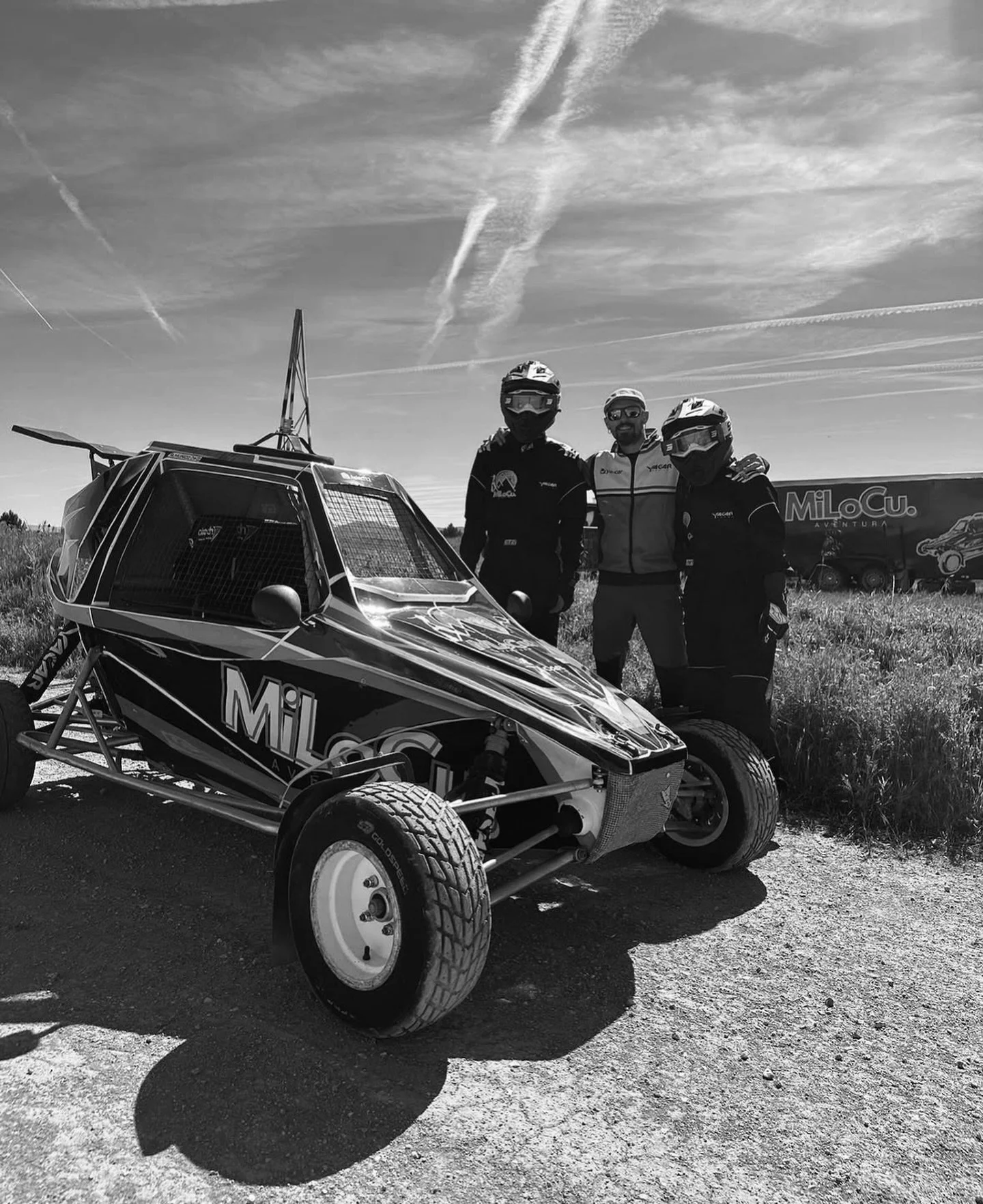 Cuando el motor ruge y la tierra vuela, no hay vuelta atr&aacute;s.
🔊 Esto es carcross.
Furia, control, estrategia y pasi&oacute;n&hellip; todo en segundos.

🔥 Siente la potencia.
🔥 Vive la curva como nunca.

📲 &iquest;Te animas a manejar uno?

#