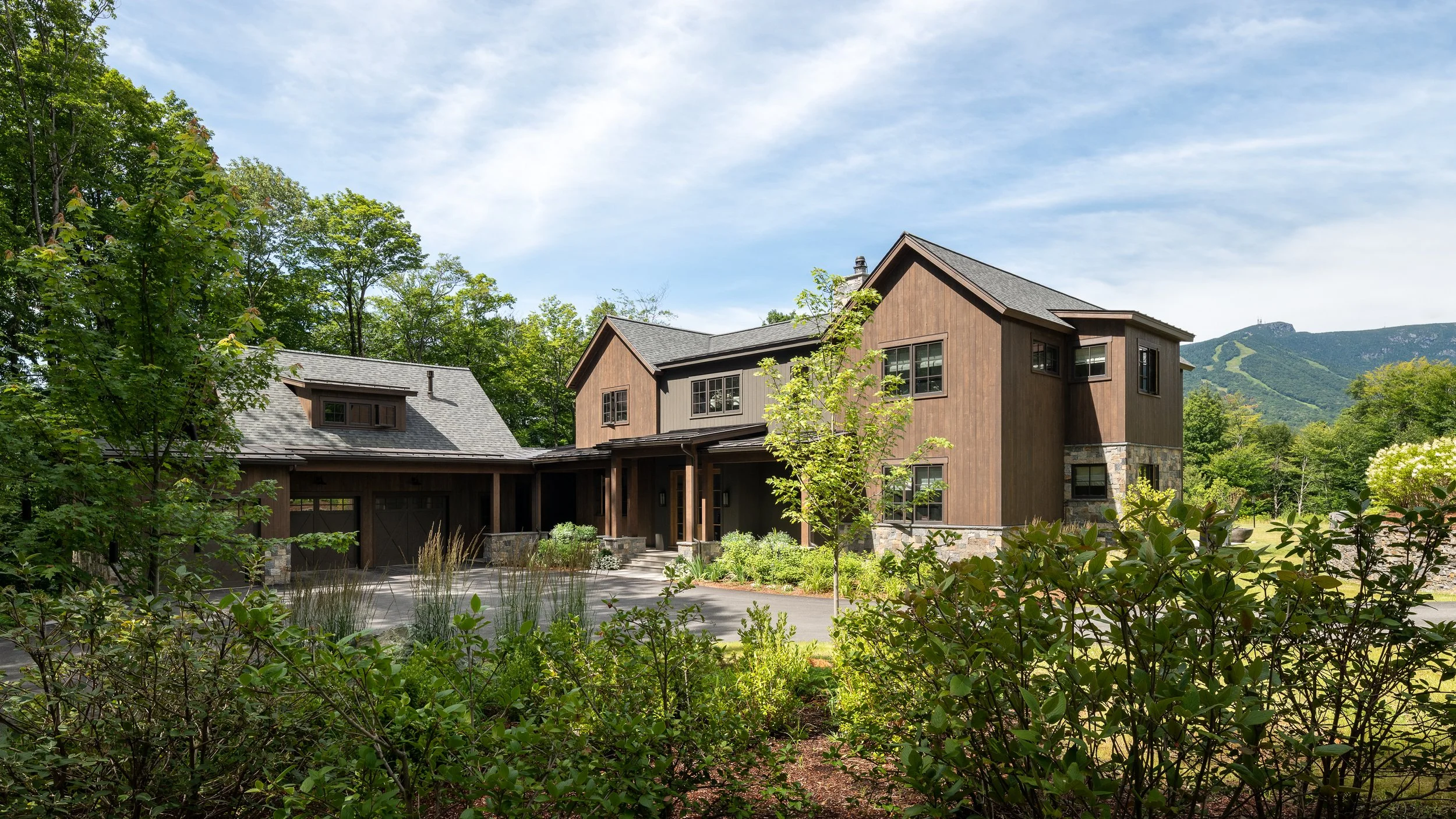 An image of Mountain Living.