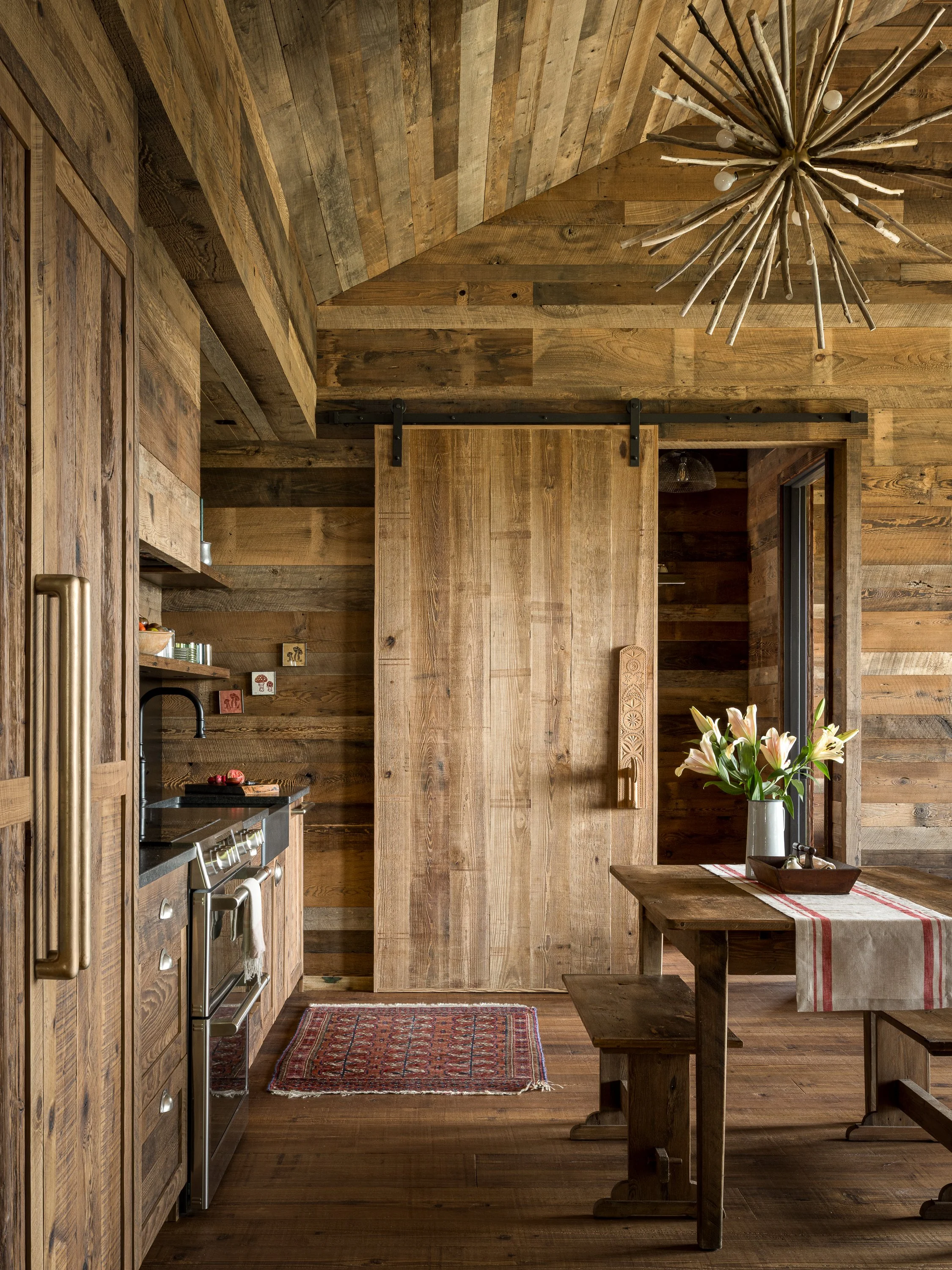 An image of the Mad River Barn.