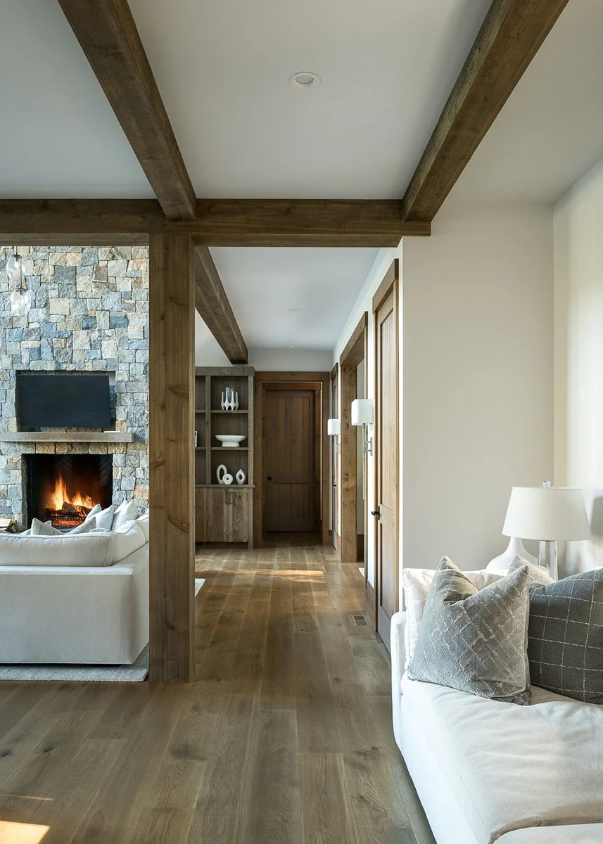 An image of Mountain Living.