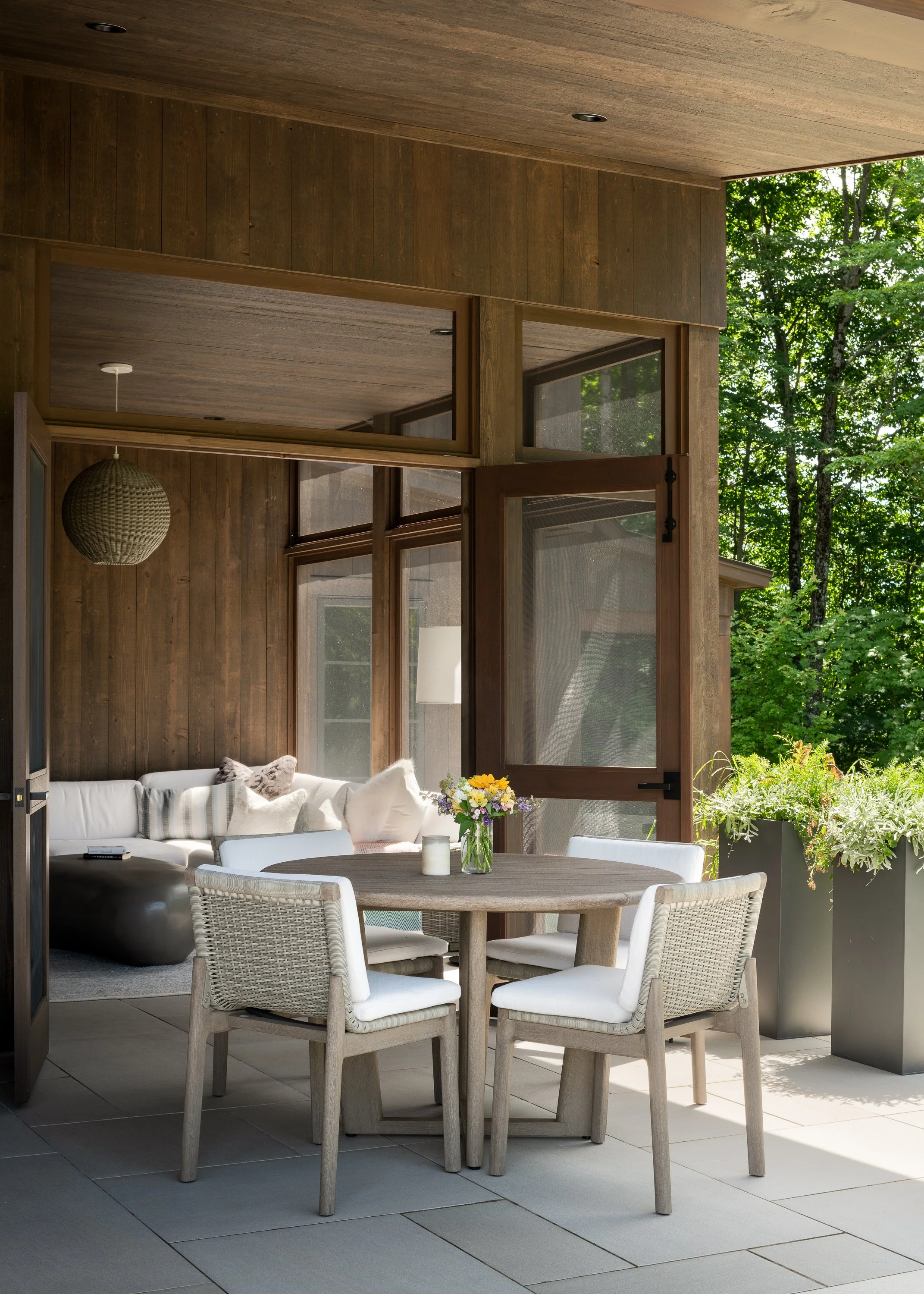 An image of Mountain Living.